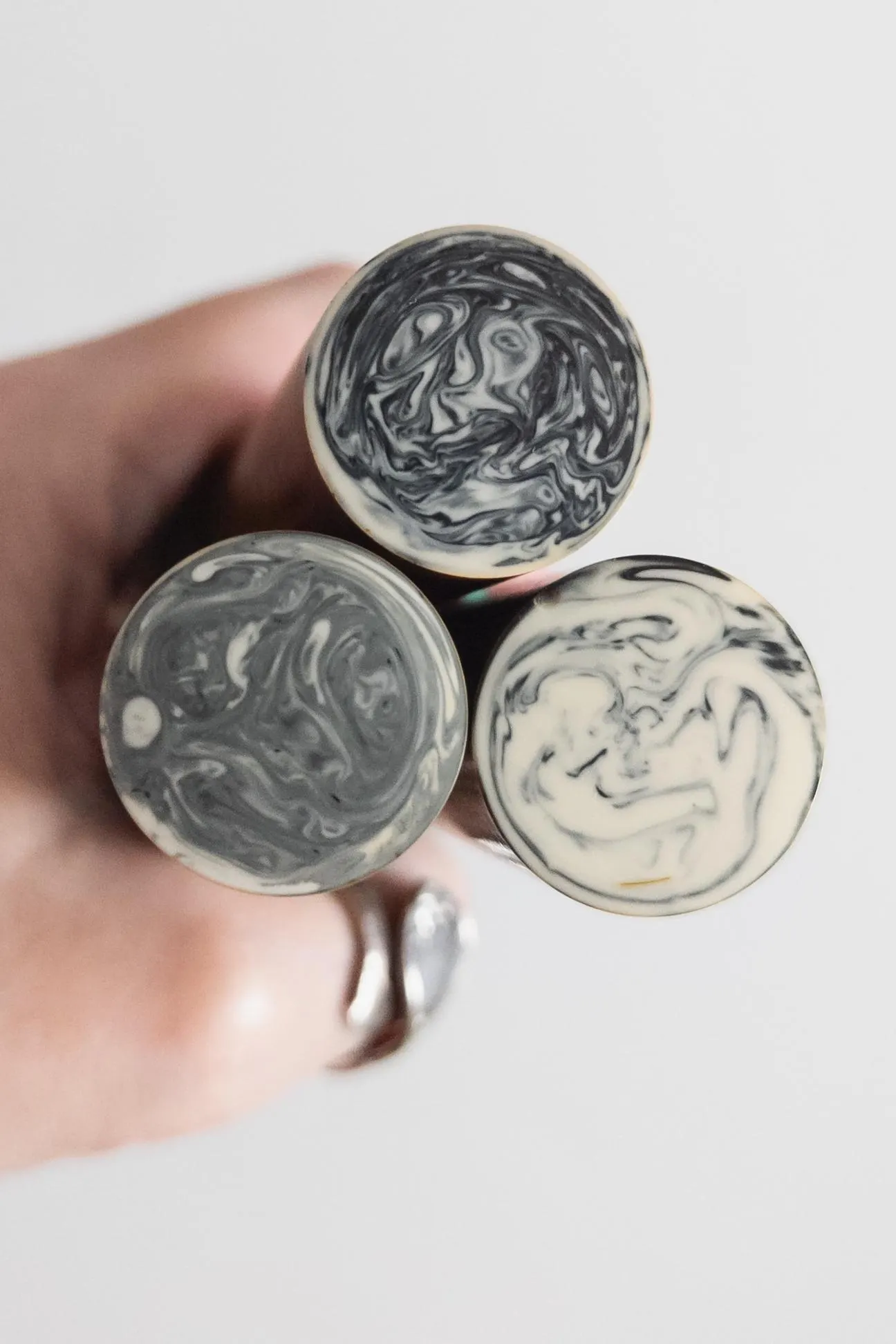vintage marbled bakelite pieces, set of 3, 161 g - image 3