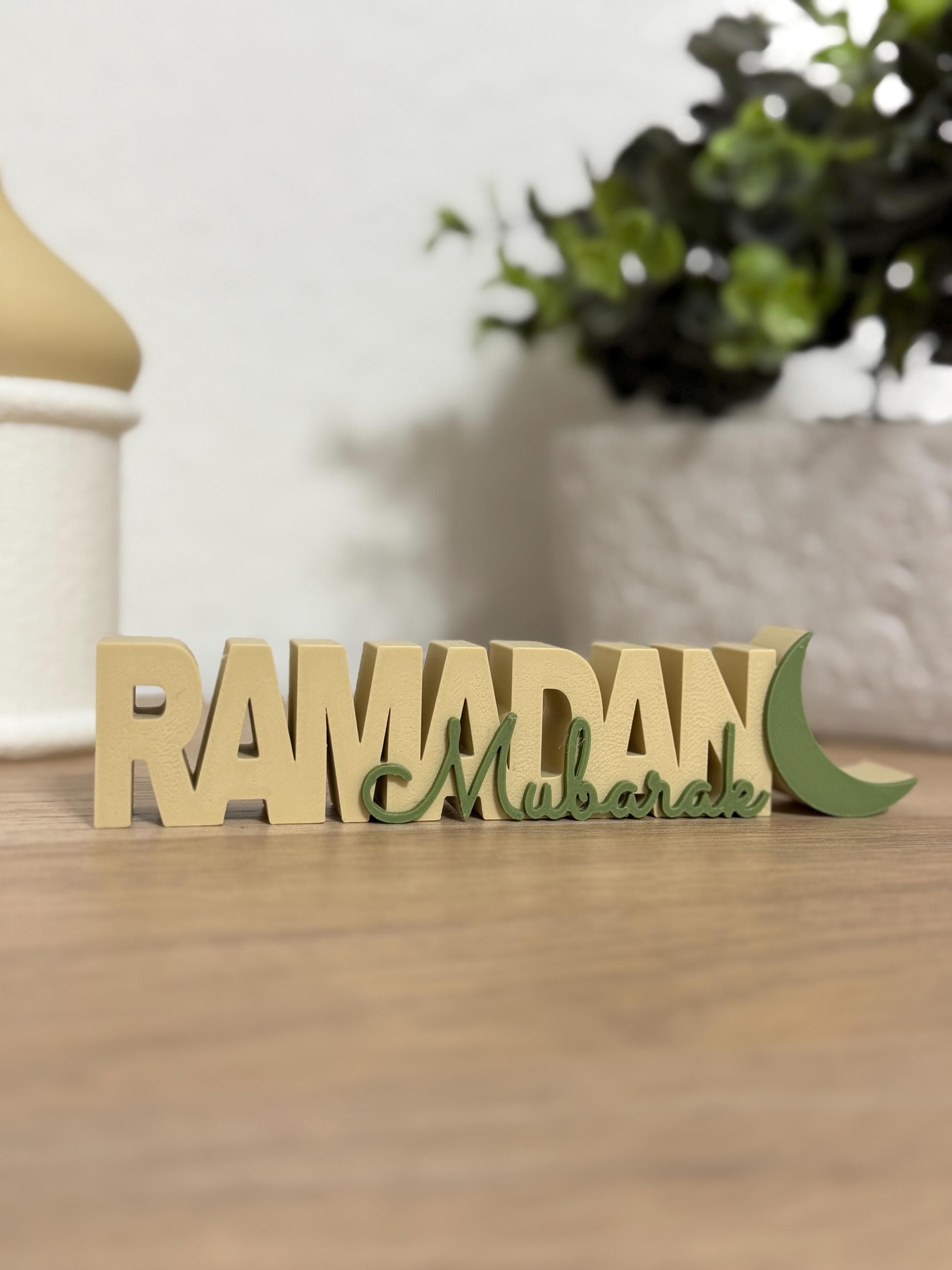 Ramadan Mubarak Schriftzug | Moderne Islamisches Geschenk | 3D Gedruckter Aufsteller | Eid Geschenk Idee | Ramadan Deko für Tisch 3D Druck