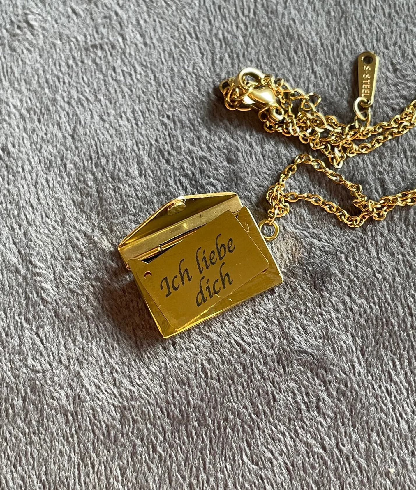 Personalisierte Kette - Briefumschlag - individuelle Gravur - geheime Botschaft - Halskette Geschenk für Freundin  Mutter Weohnachtsgeschenk