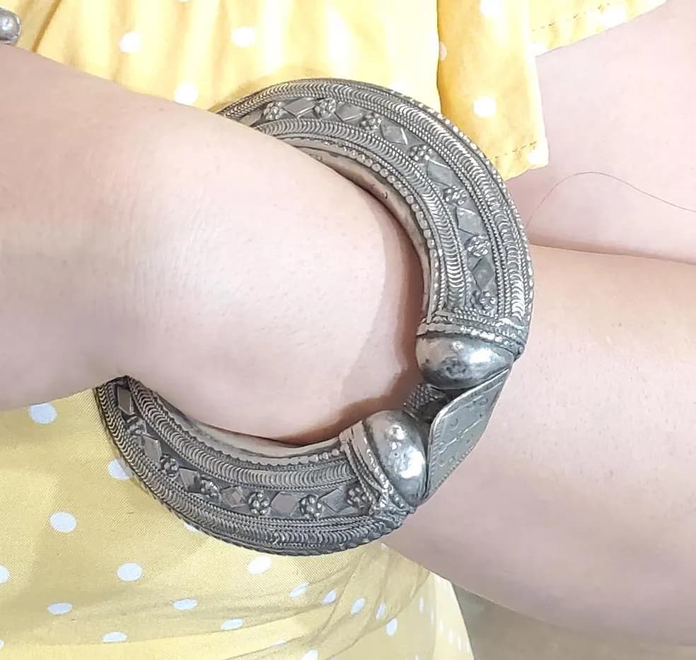 Vintage Silver Bedouin Arm Cuff: Yemen Ethnic Tribal Bangle - image 5