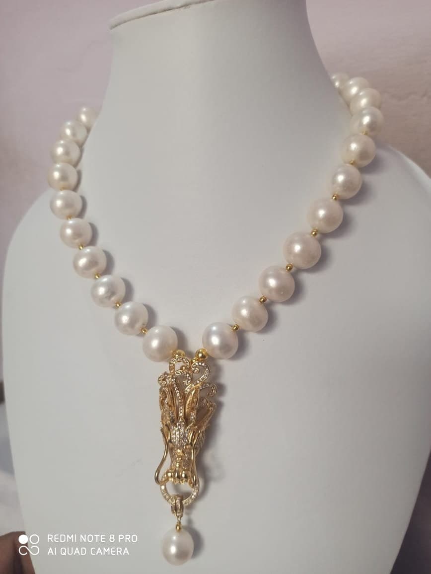 23'' Natural Freshwater Pearl Necklace 626 Carat AAA Baroque & Round Pearls with Gold-Plated Pendant - image 4