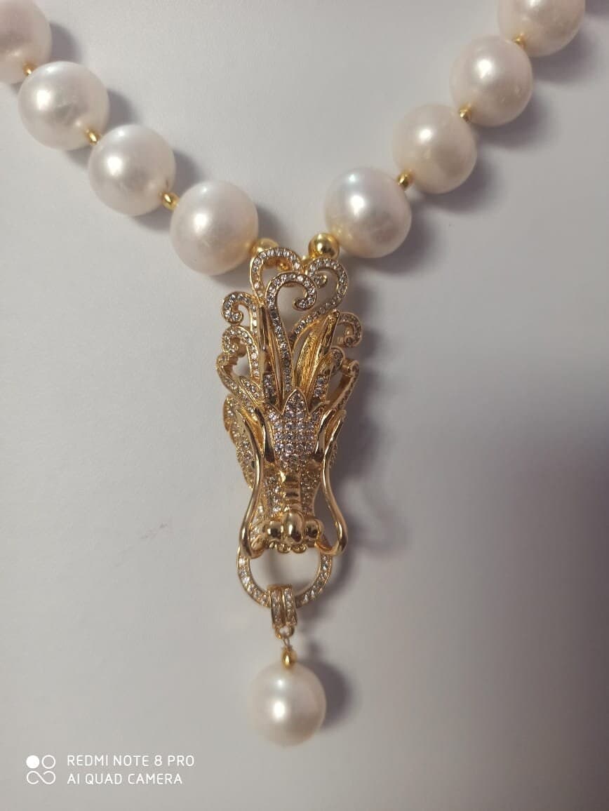 23'' Natural Freshwater Pearl Necklace 626 Carat AAA Baroque & Round Pearls with Gold-Plated Pendant - image 3