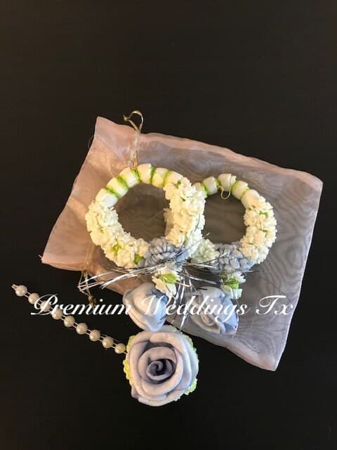 Handmade Floral Gajra Jewelry Set: Tikka Earrings, Haldi Mehndi Accessory - image 3