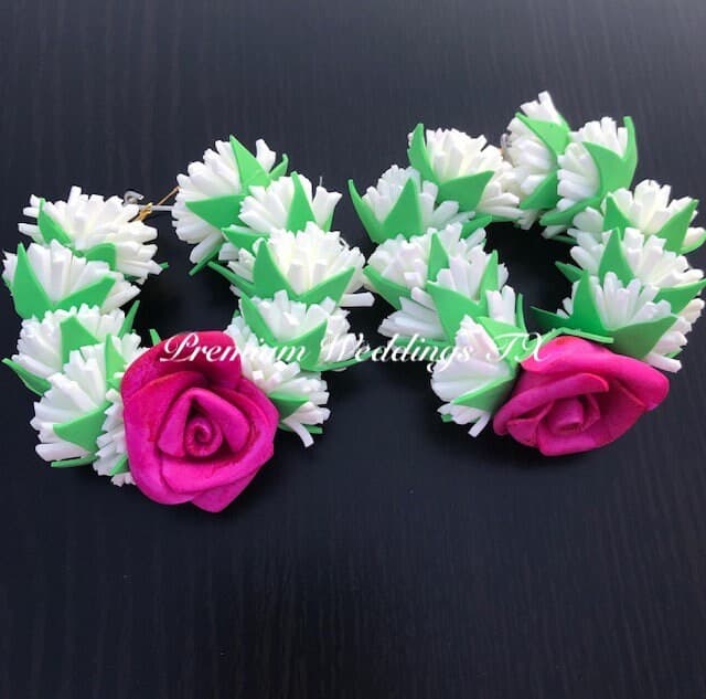 Floral Bridal Jewelry Set: Foam Flower Gajra, Bangles, Earrings, Tikka - image 4