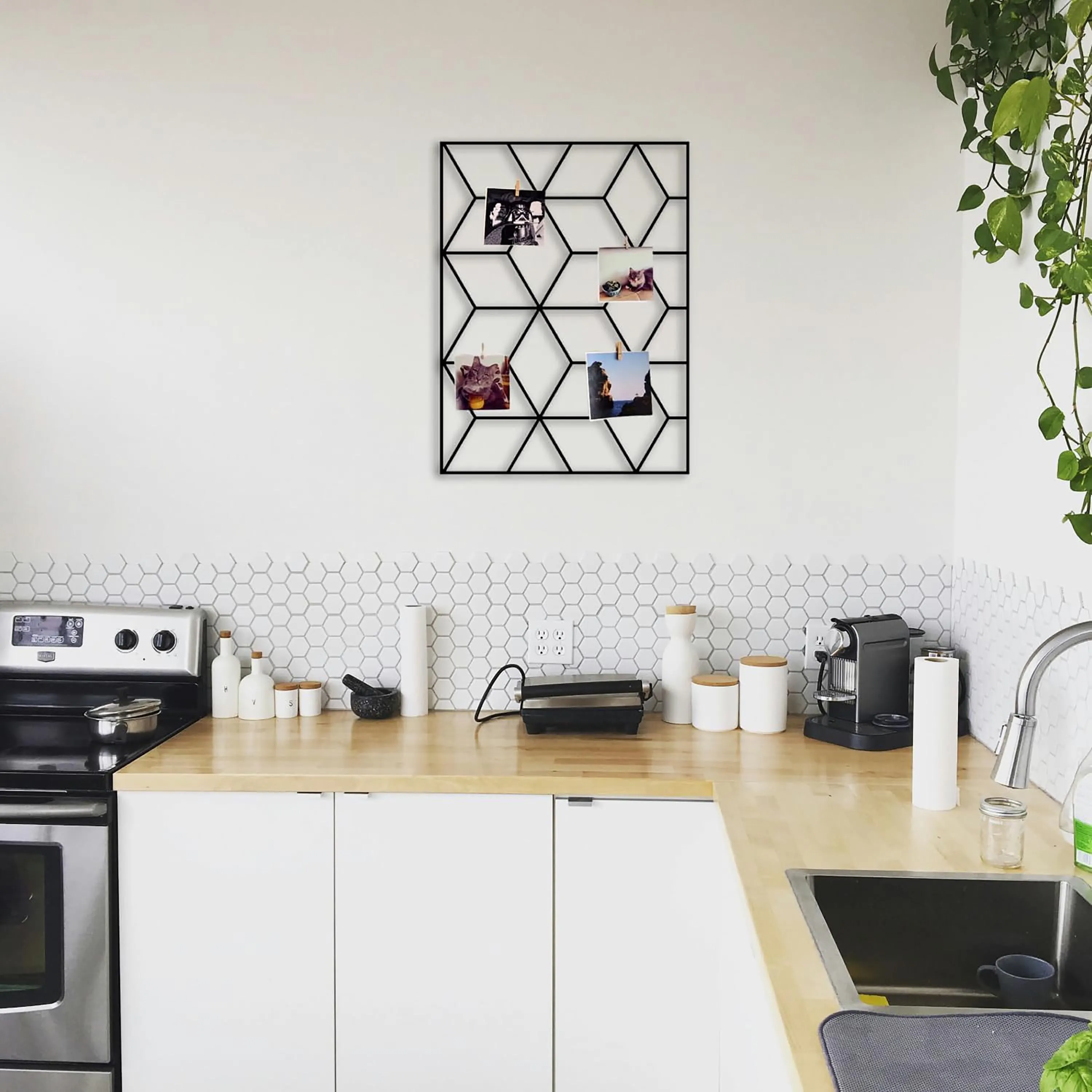Cubic Metal Wall Grid: Photo Display, Memo Board, Home Decor (66x50cm) - image 4