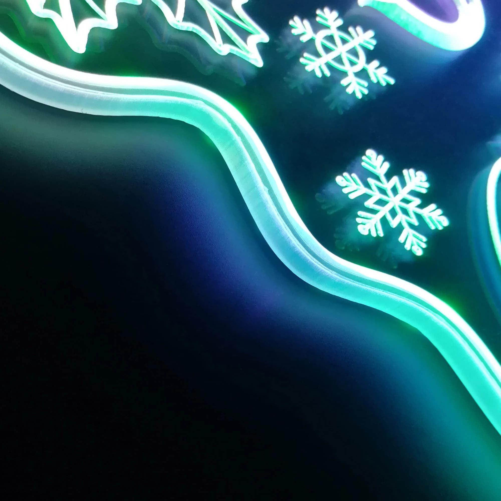 Holly Jolly Christmas RGB Dynamic Glam LED Sign - Cut-to-Edge Shape - Smart 3D Wall Decoration Multicolor Dynamic Lighting st06-fnd-i0066-c - image 5
