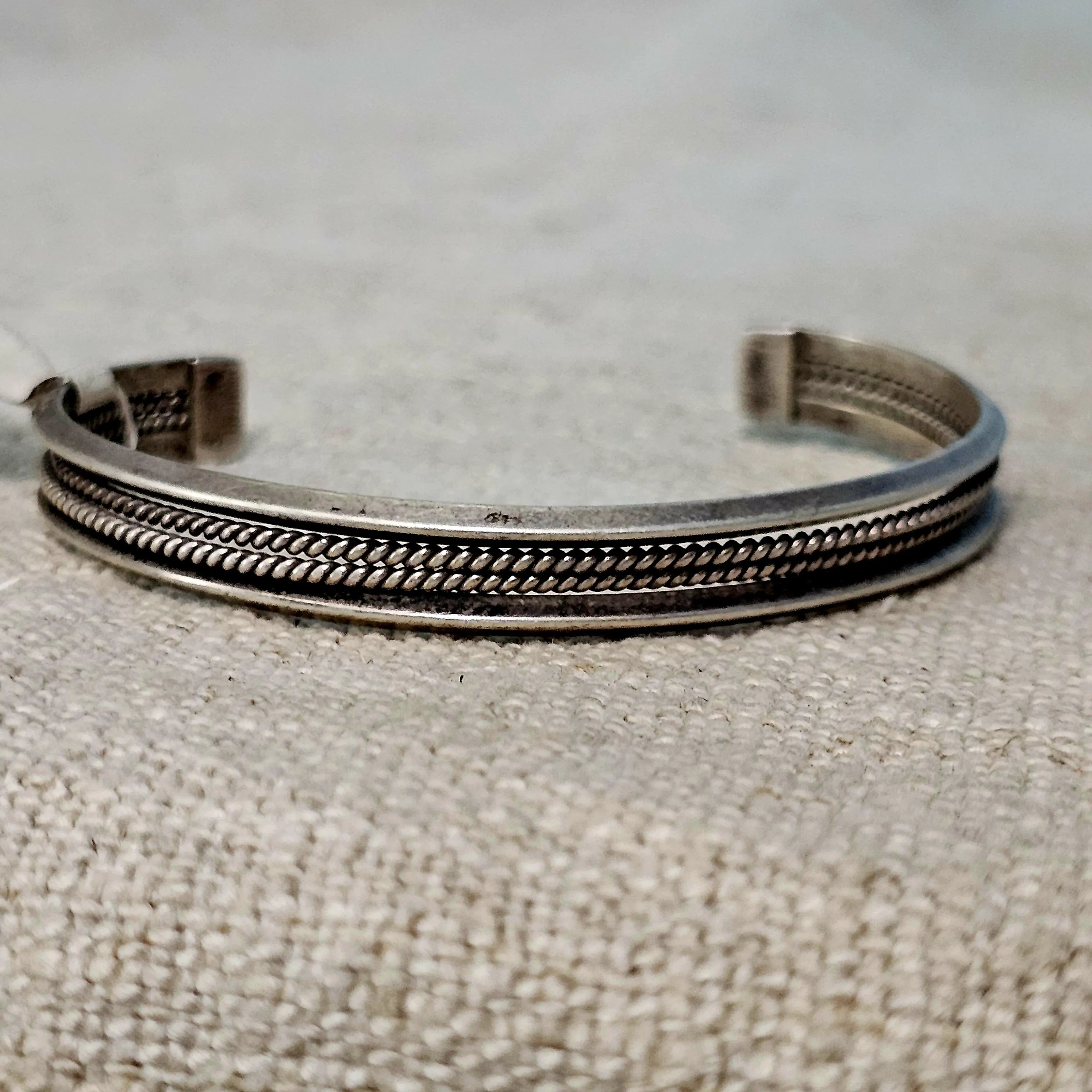 Narrow Vintage Silver Native Cuff Bracelet Old Pawn. 6 1/2" wrist. JB 939 - image 2