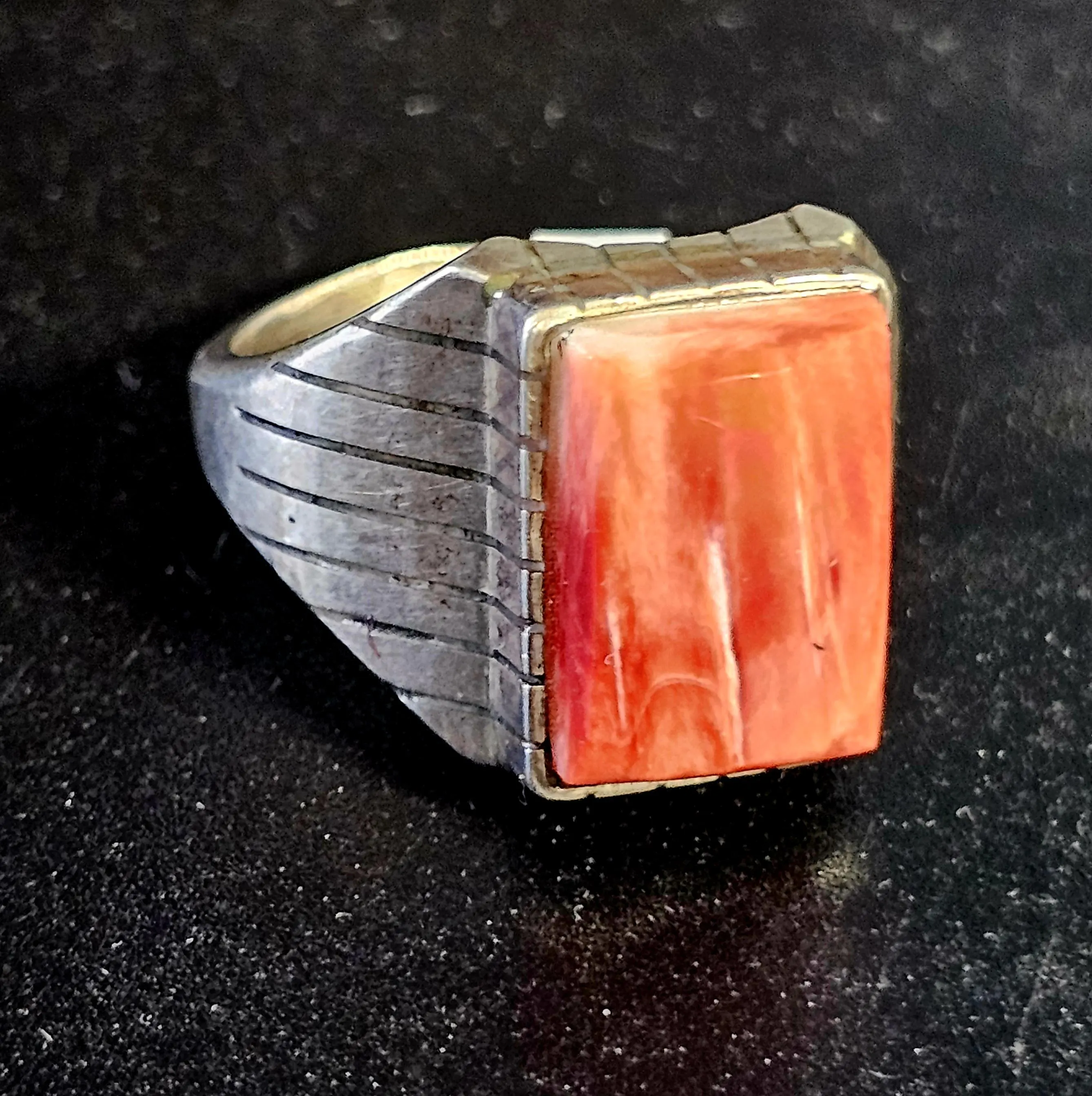 Vintage Zuni Spiny Oyster Sterling Silver Ring, Size 9 JR 841