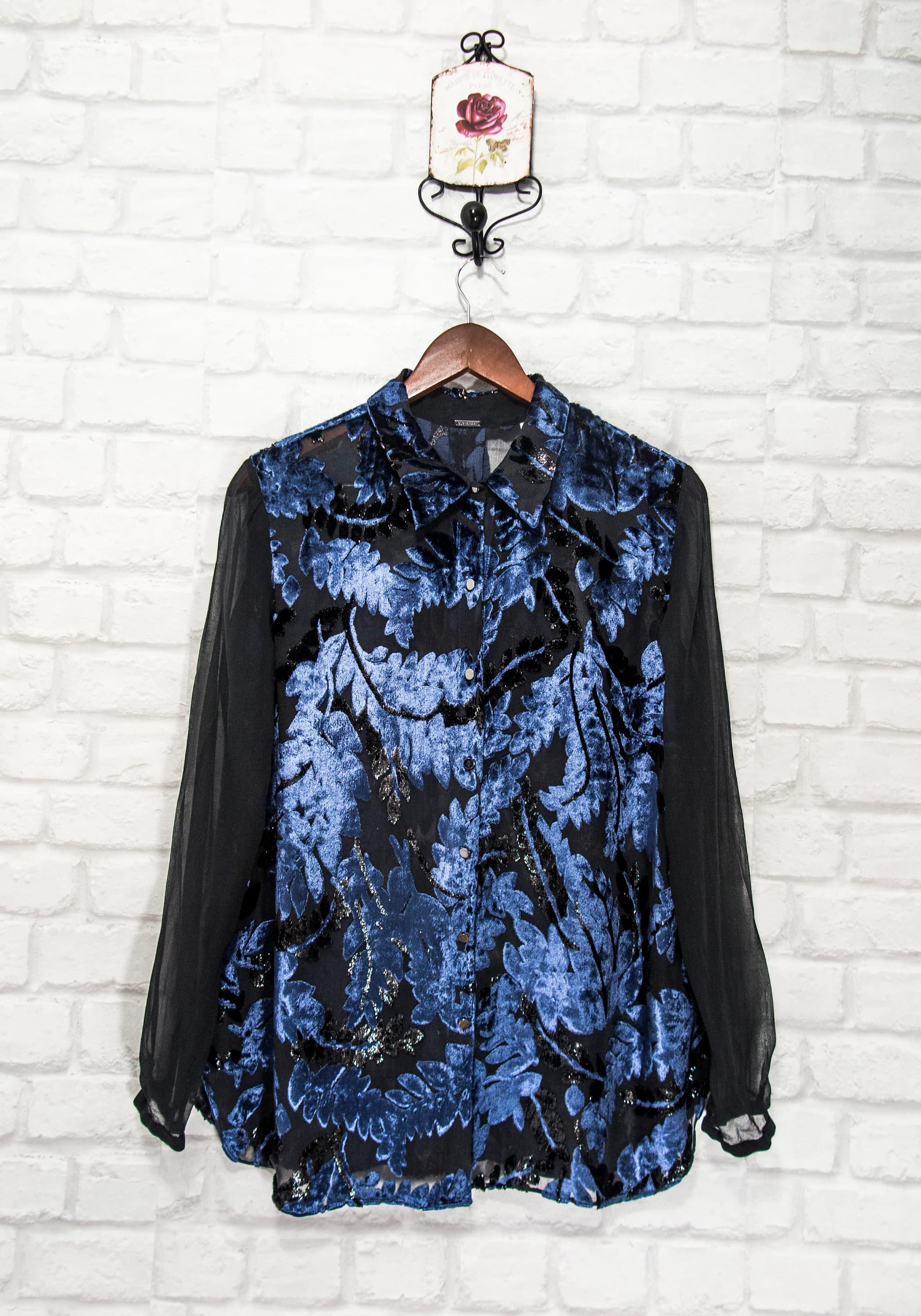 Elie Tahari Silk Blend Shirt Soft Plush Pattern Embellished Long sleeve Sheer Blouse Silk size M
