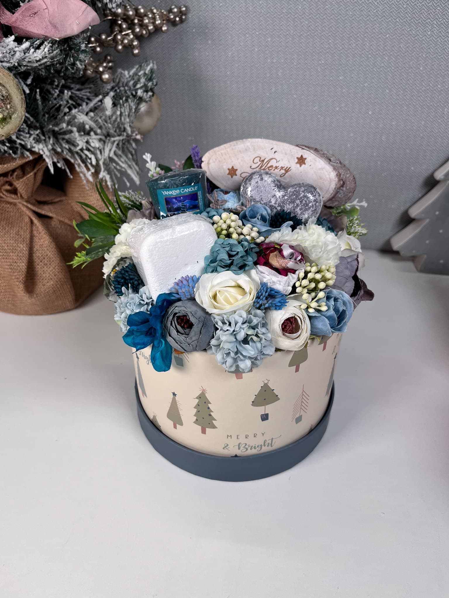Personalised Christmas Pamper Gift Box: Yankee Candle & Floral Bouquet