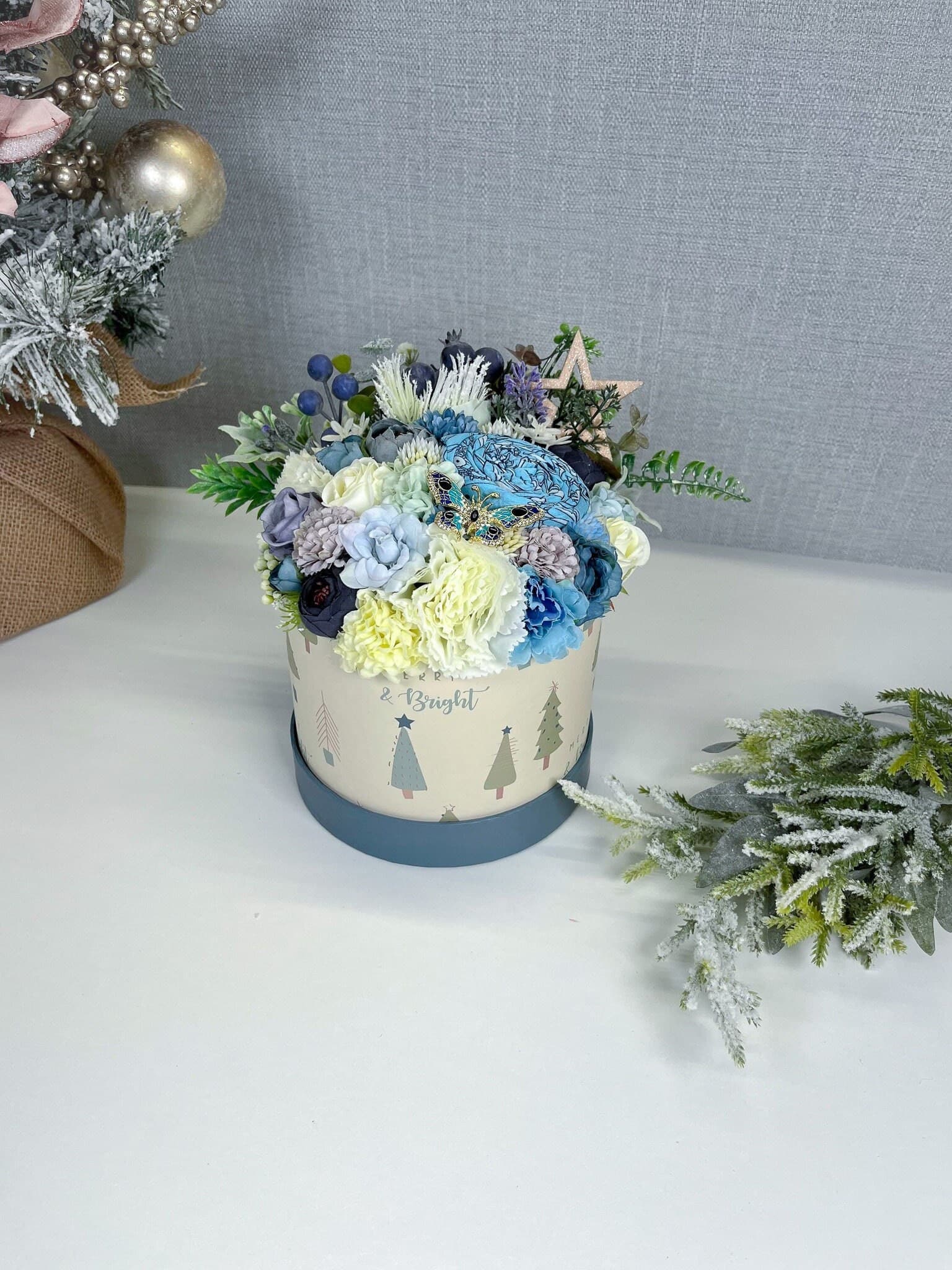 Personalised Scarf & Brooch Bouquet – Christmas Gift for Mum or Nan – Gift Box with Candle