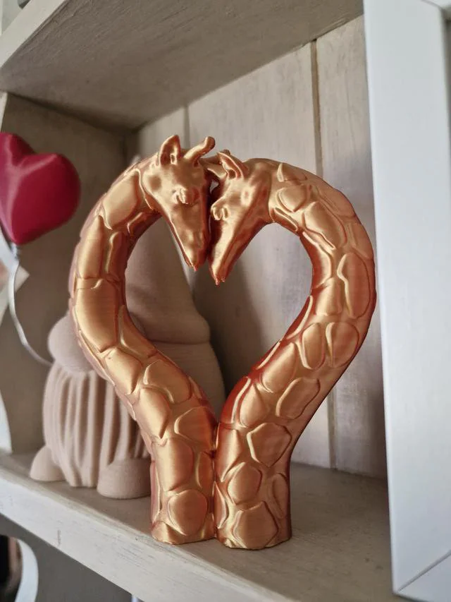 Valentine Romantic Giraffe Artwork, Love Heart Figurine, 3D Printed Collectible Sculpture, Romantic Decor, Valentine's Day Gift Idea