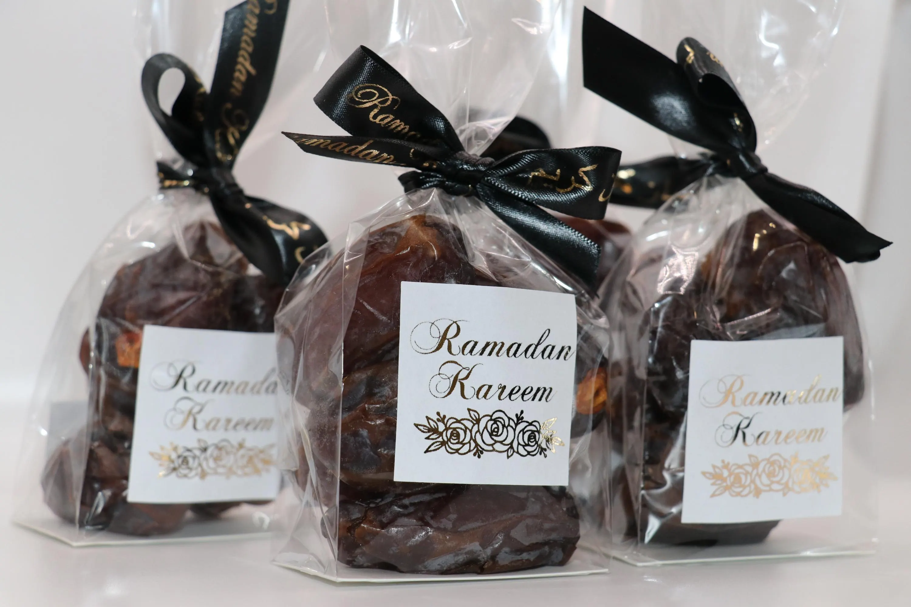 Dates Pouch - Luxury Medjool Dates from Palestine - Perfect as Umrah or Hajj gifting - image 4