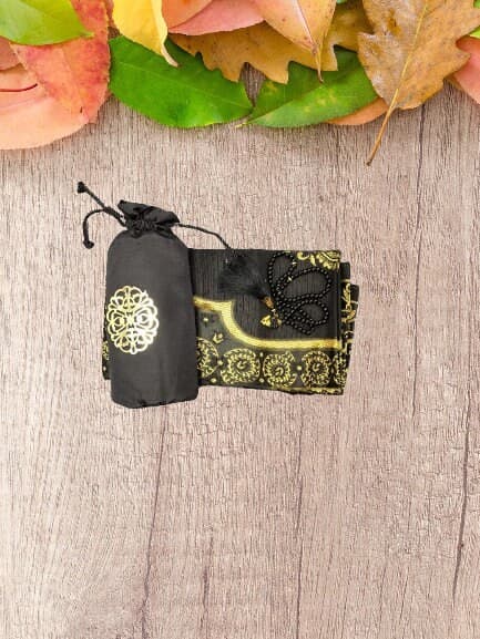 Prayer Mat with prayer beads in pouch - image 5