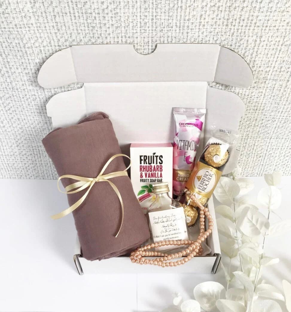 Luxury Hijab Hamper Gift for Women Umrah Tasbeeh Mother Daughter Sister Wife Wedding Engagement Revert Hijabi Gift Nikah Bride Hajj