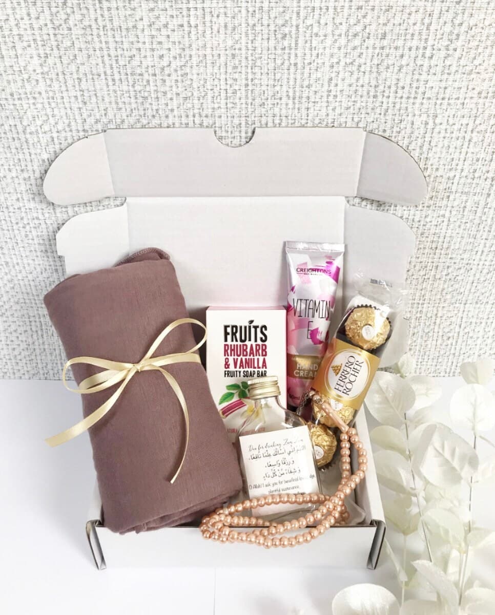 Luxury Hijab Hamper Gift for Women Umrah Tasbeeh Mother Daughter Sister Wife Wedding Engagement Revert Hijabi Gift Nikah Bride Hajj - image 5
