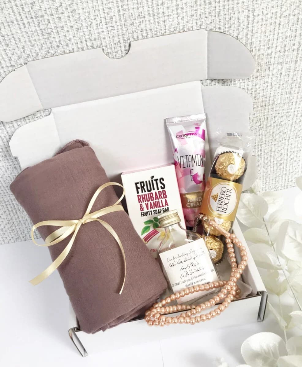 Luxury Hijab Hamper Gift for Women Umrah Tasbeeh Mother Daughter Sister Wife Wedding Engagement Revert Hijabi Gift Nikah Bride Hajj - image 3