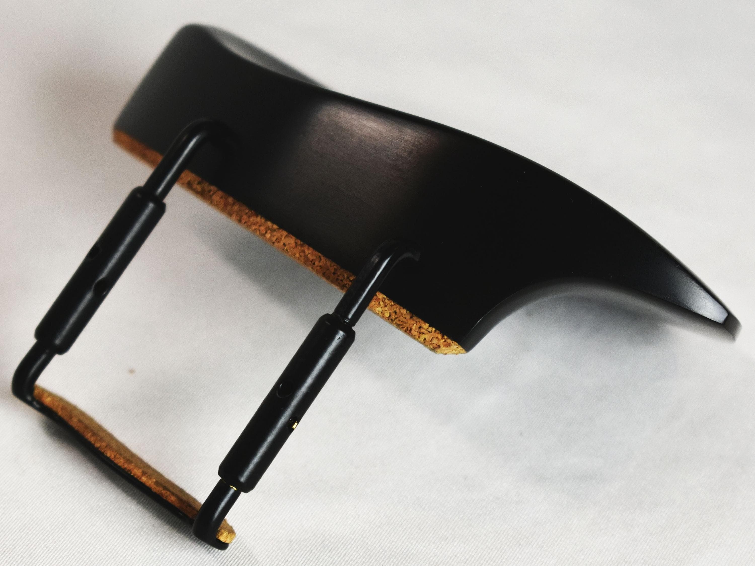 Nero Northwoods Violin Chinrest with Black or Chrome Hardware