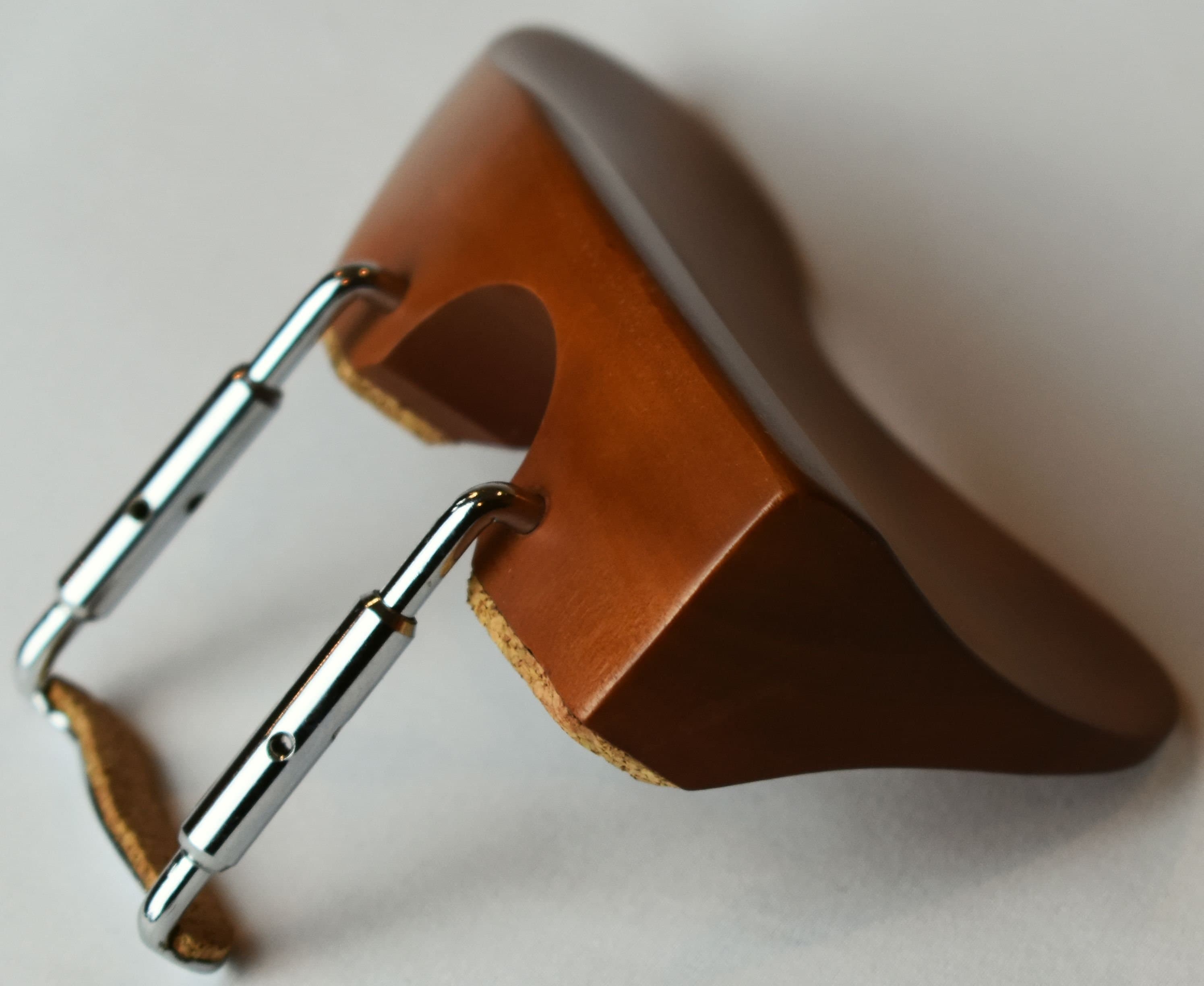 Berber Violin Chinrest in Himalayan Boxwood, Ceylonese Ebony, or Indian Rosewood by Figaro Importers - image 4