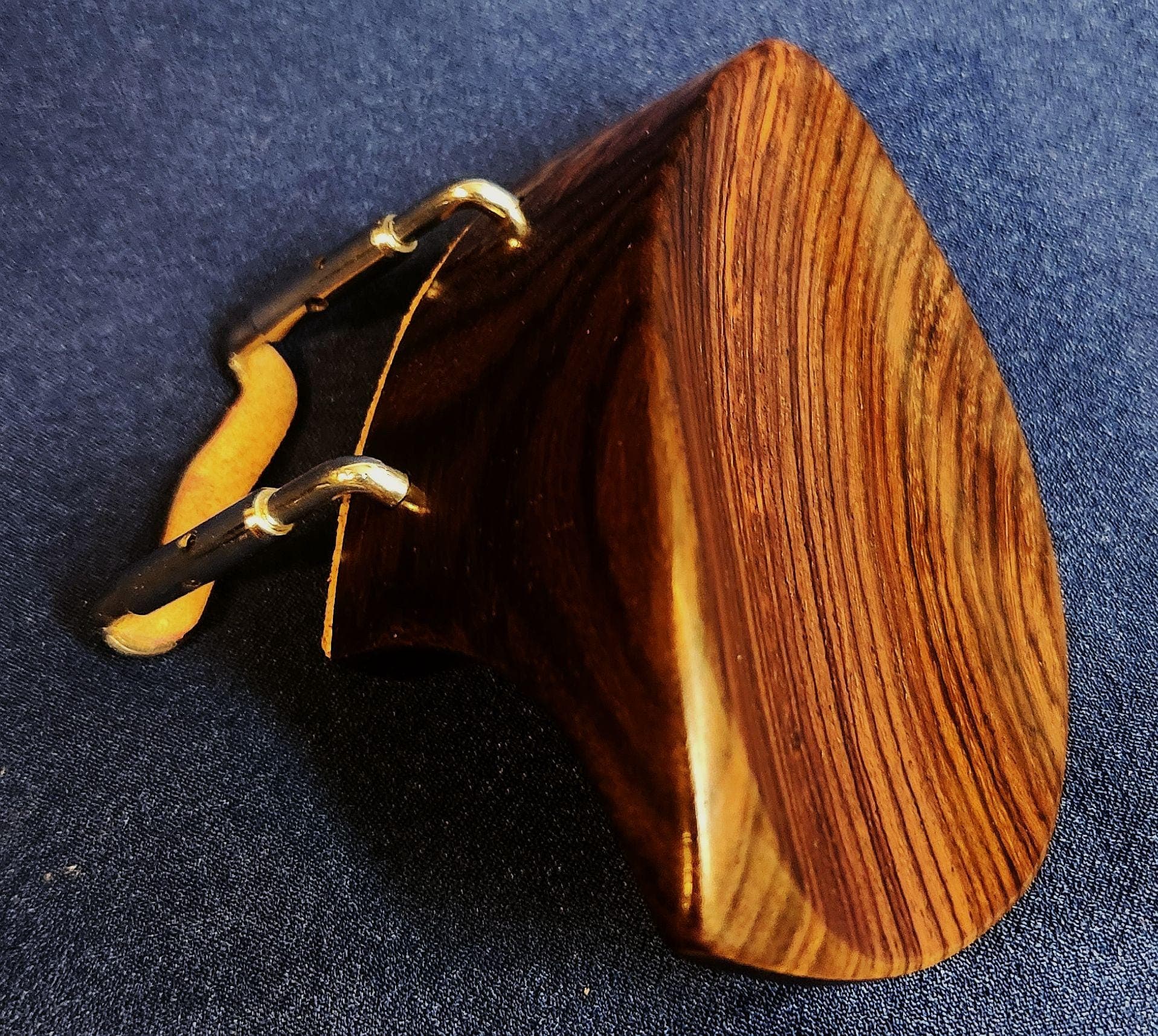 Extra High Teka Violin Chinrest in Indian Rosewood by Figaro Importers (40 and 50mm height)