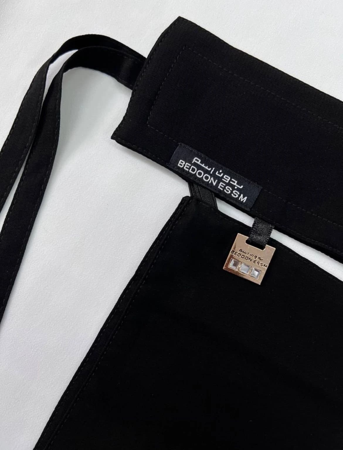 Saudi niqab with square gold charm - image 3