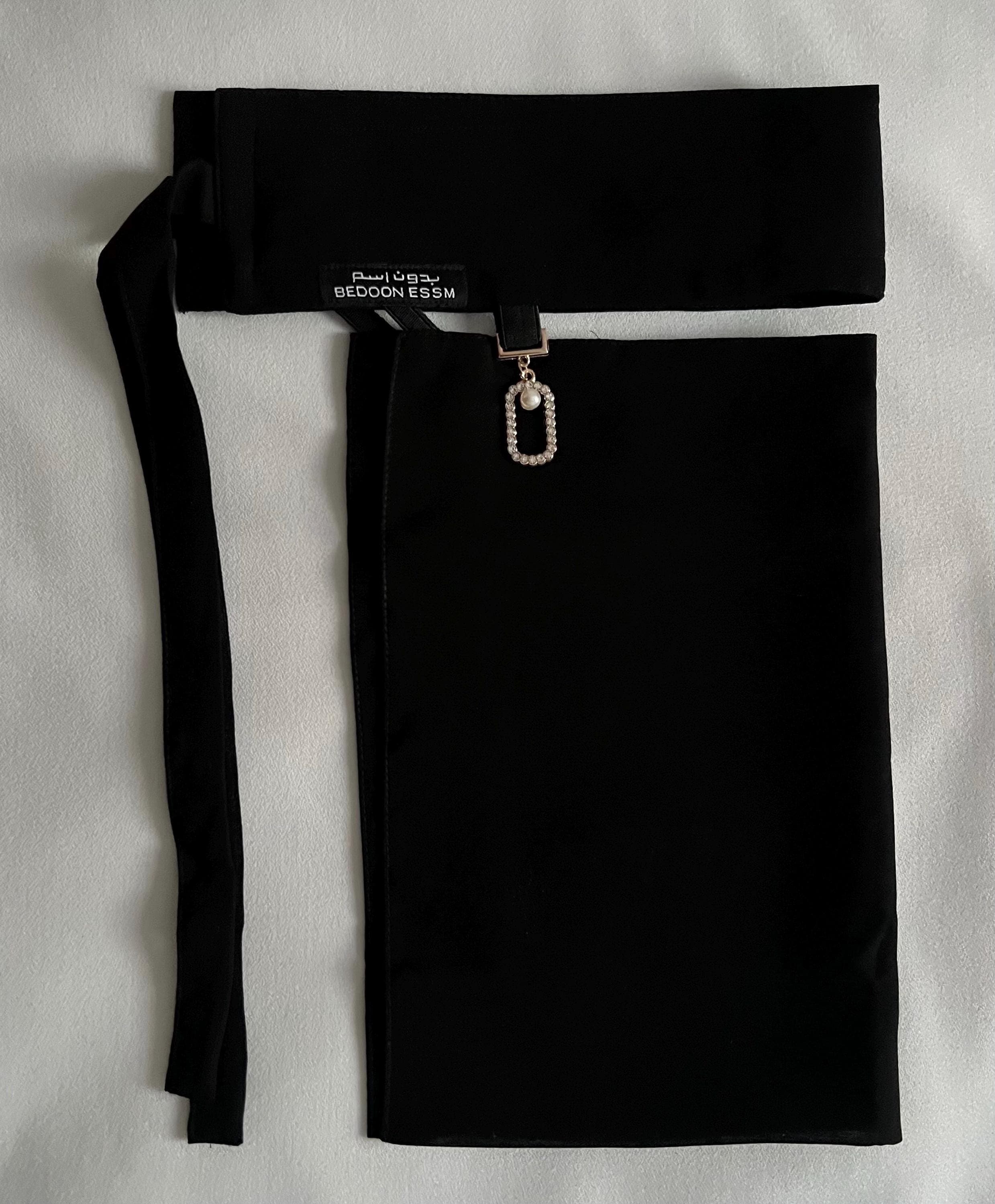 Saudi niqab with pearl pendant - image 3