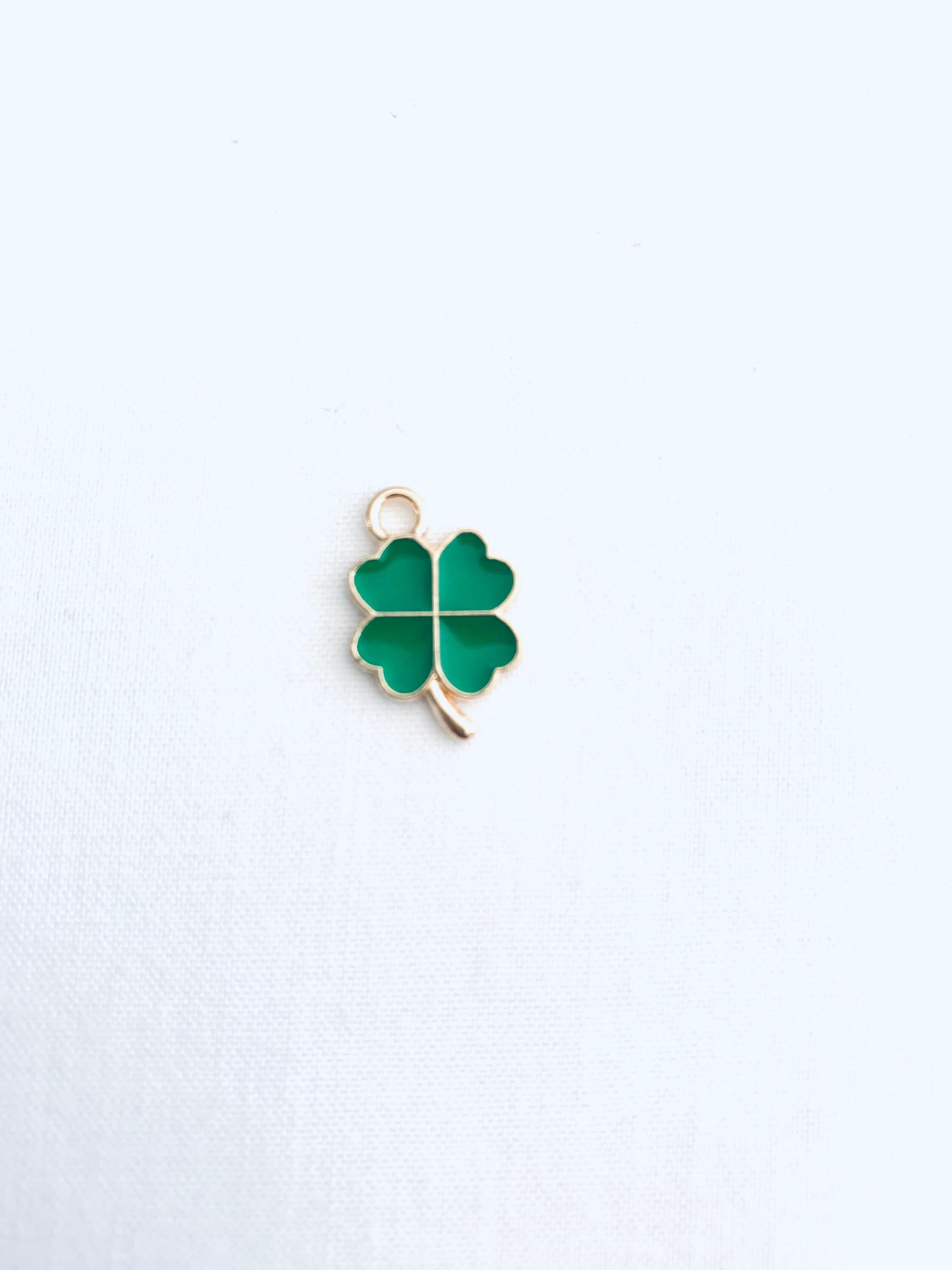 5 pcs Green Lucky Four Leaf Clovers Necklace Charms Pendants, 18mm, hole 2mm. GOLD - image 5