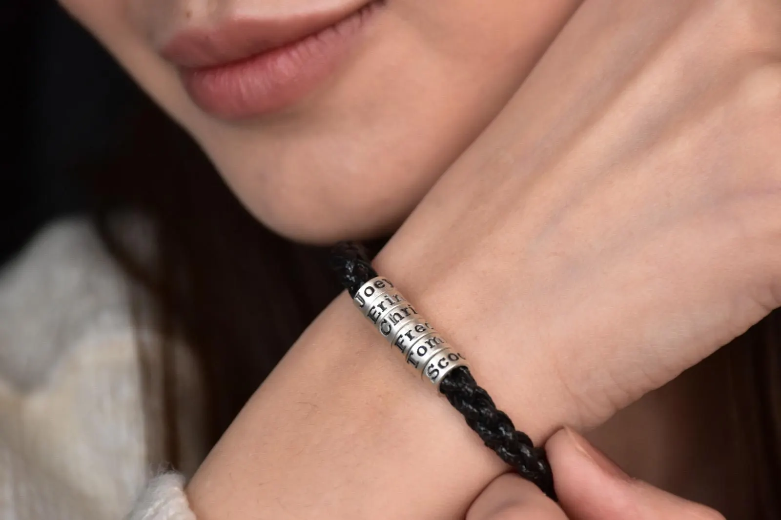 Personalized Braided Bracelet with Custom Silver Beads – Engraved Names & Symbols – Adjustable Handmade Gift, Adjustable Bracelet for Women
