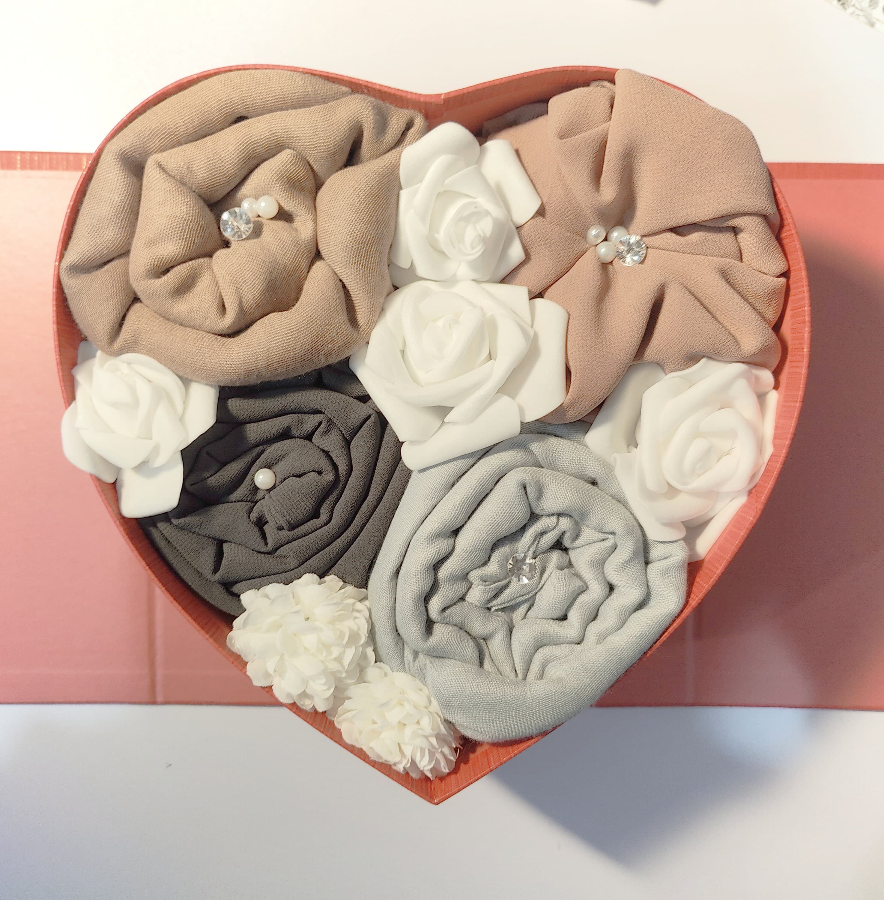 Heart of Gold Hijab Bouquet Gift Box – 4 Hijabs & Scented Flowers - image 3