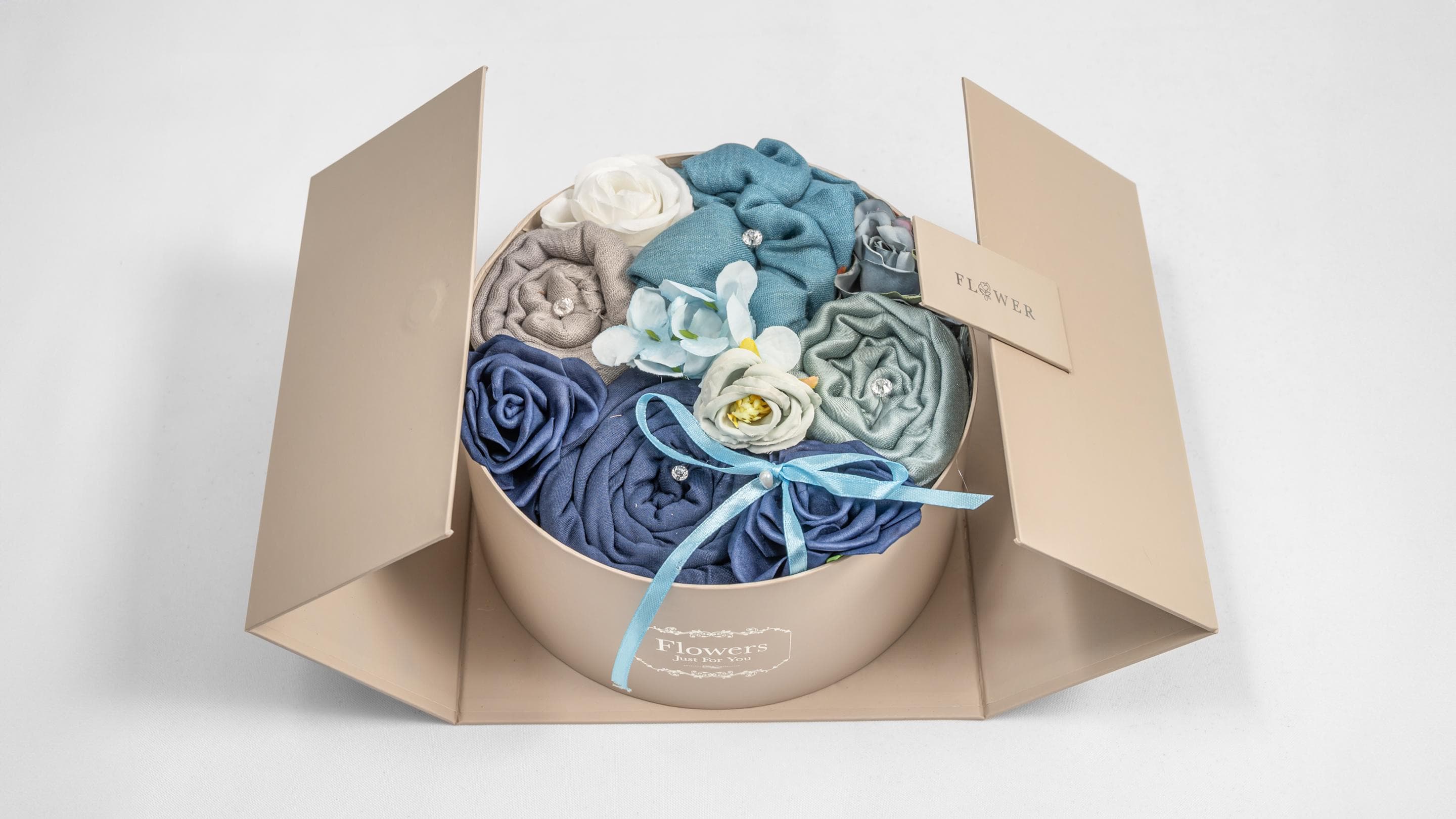 Personalised Hijab Gift Bouquet, Soft Scarf Arrangement, Keepsake Surprise (Birthday, Eid), Umrah