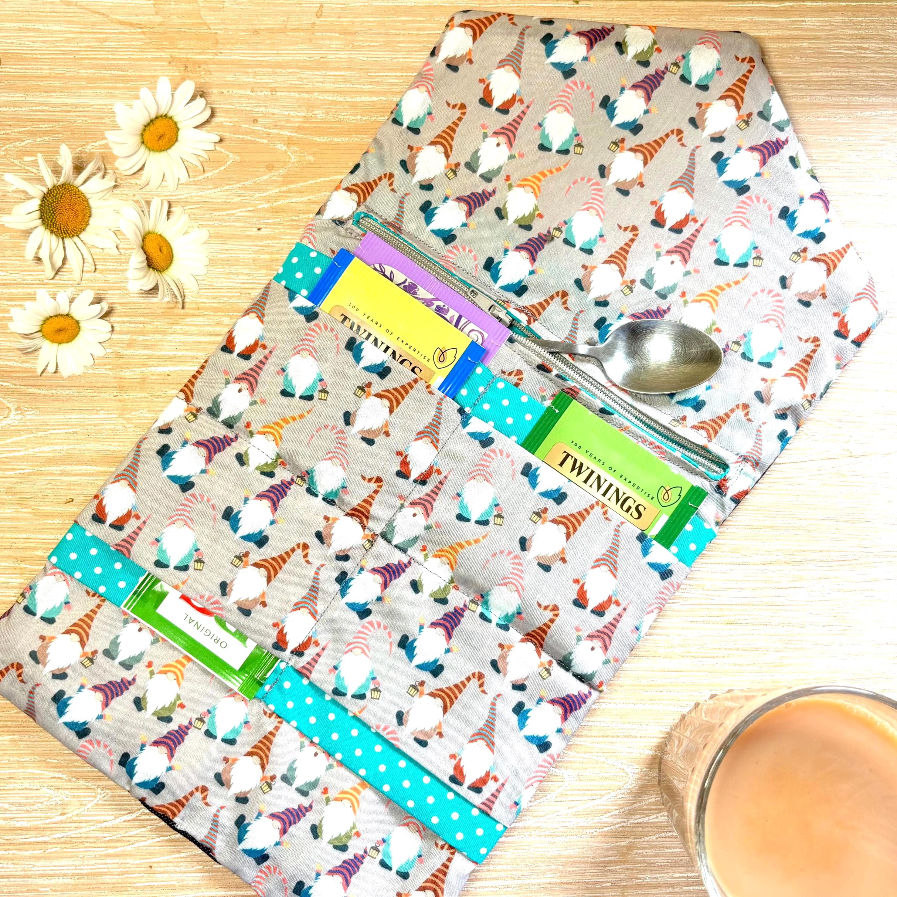 Gnomes Tea Wallet: Travel Gift