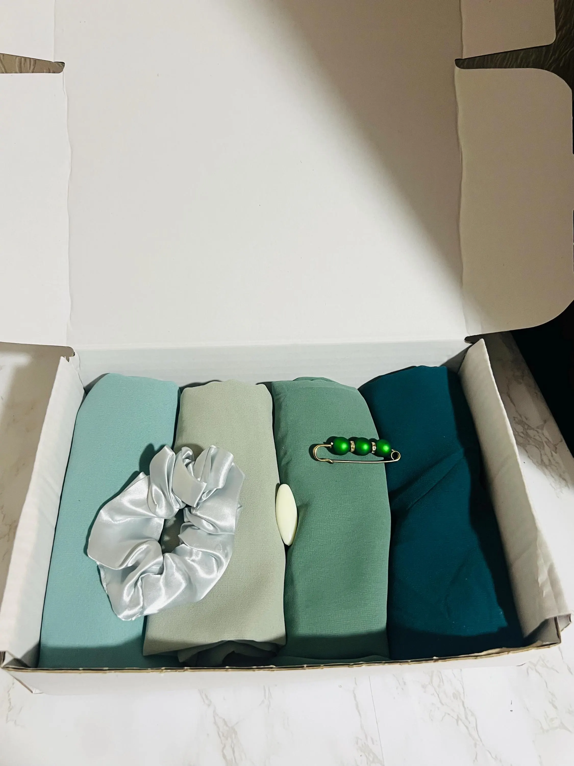 Dubai Chiffon Hijab Gift Set, 4-Piece Ramadan Eid Gift - image 3