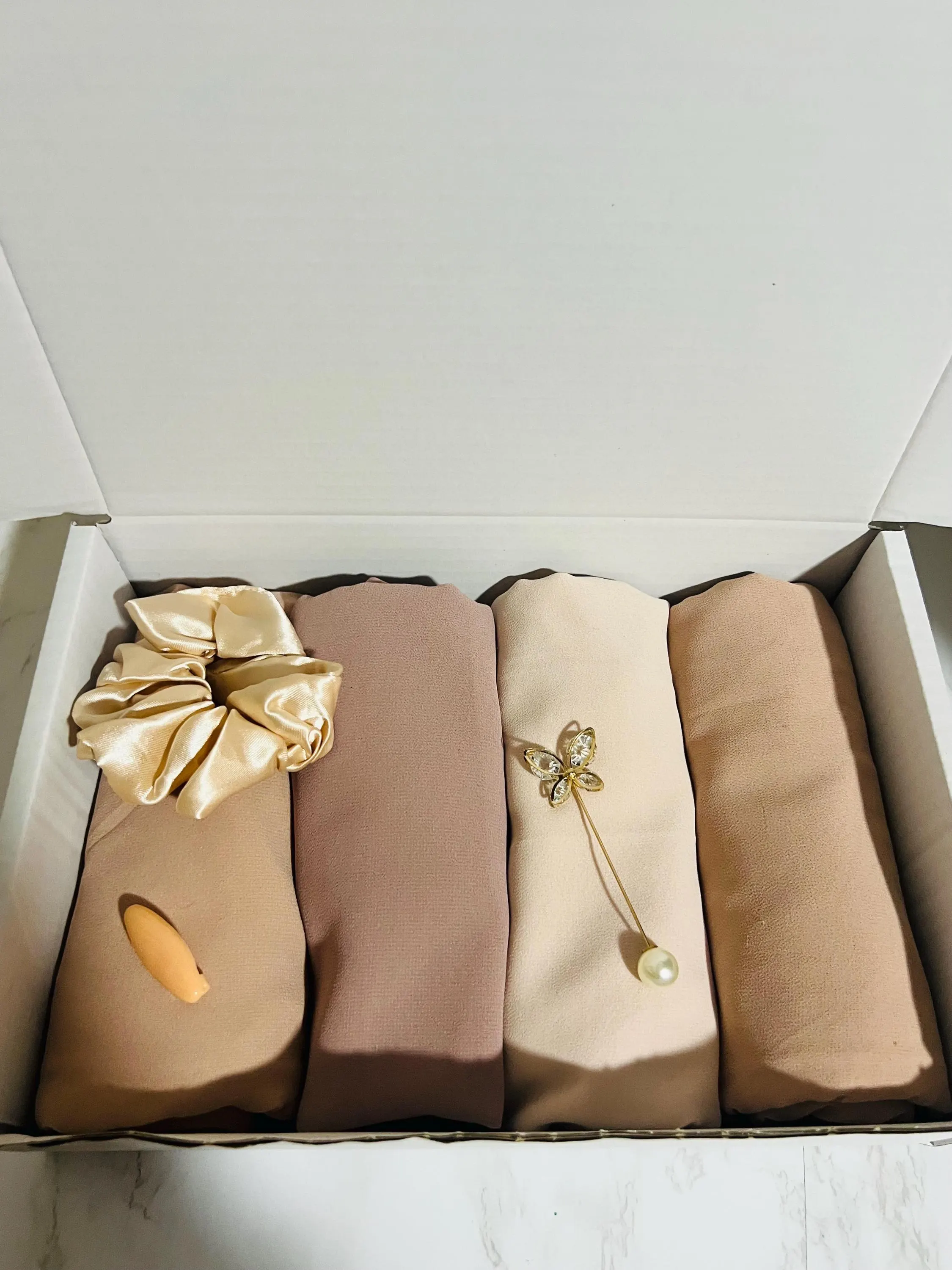 Dubai Chiffon Hijab Gift Set, 4-Piece Ramadan Eid Gift