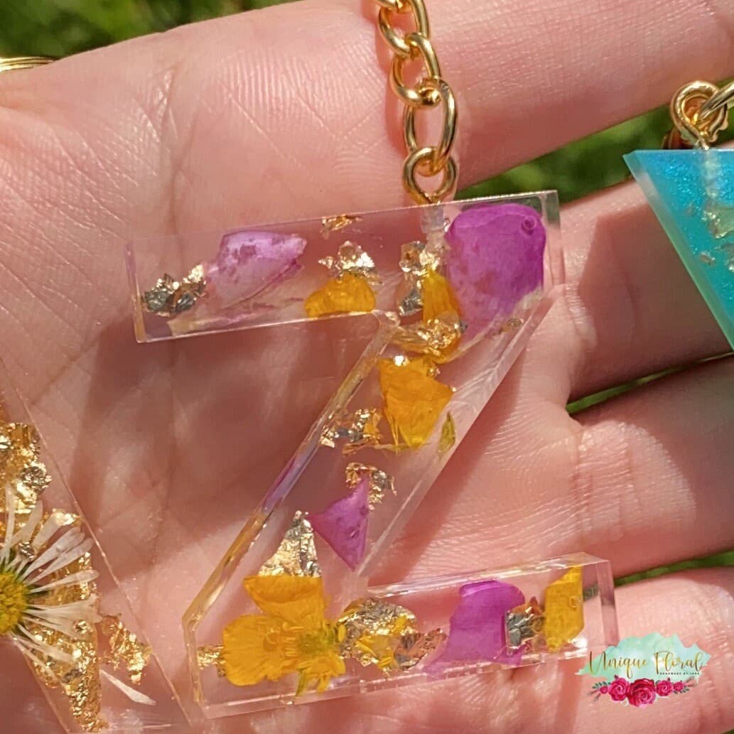 Initial Resin Keyring with Purple Rose Petals, Buttercups and Leaf Flakes - image 3