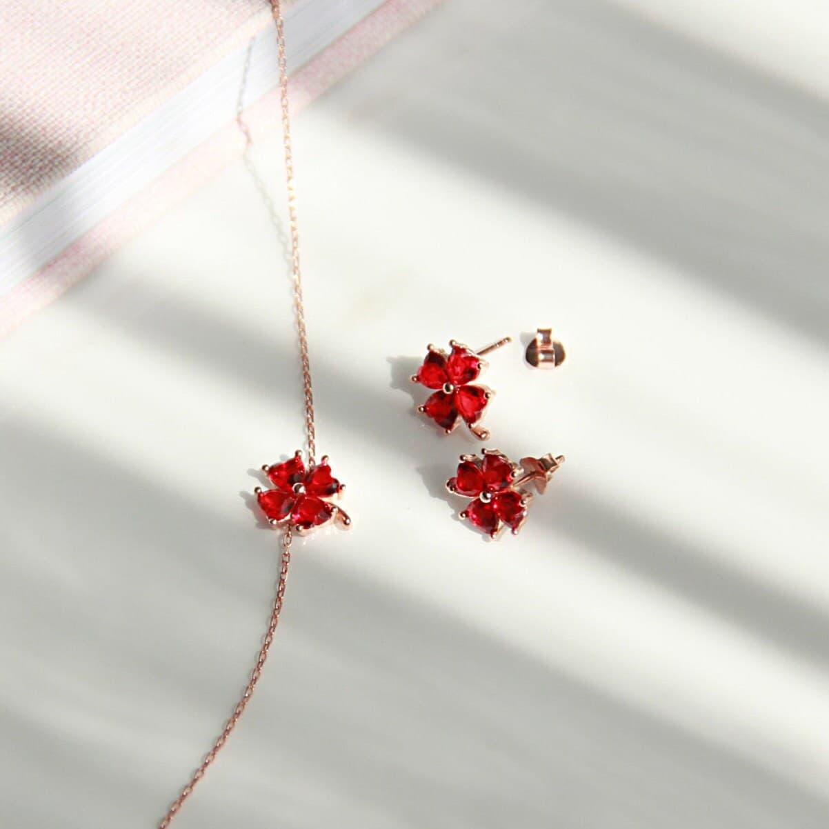 Silver Four Leaf Clover Jewelry Set, Red Clover Stud Earrings, Silver Red Heart Jewelry Sets, Red Flower Bracelet, Clover Bracelet Set