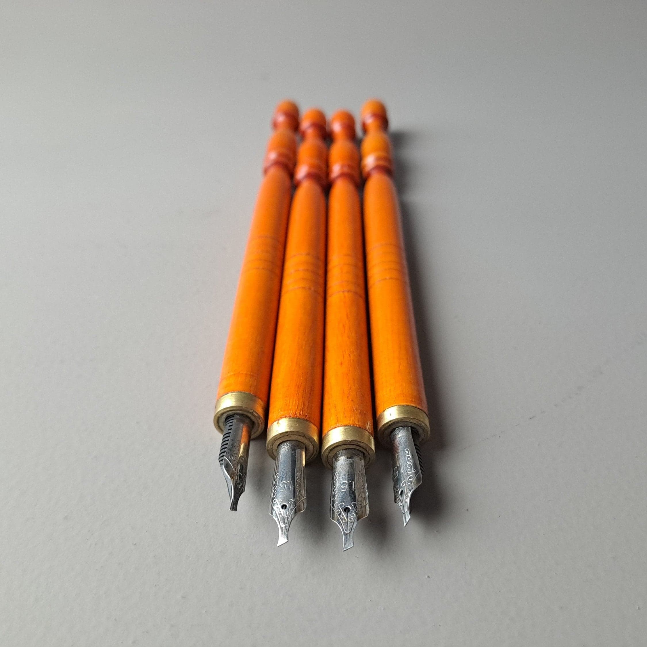 Premium metal nib fountain pen for Arabic calligraphy practice