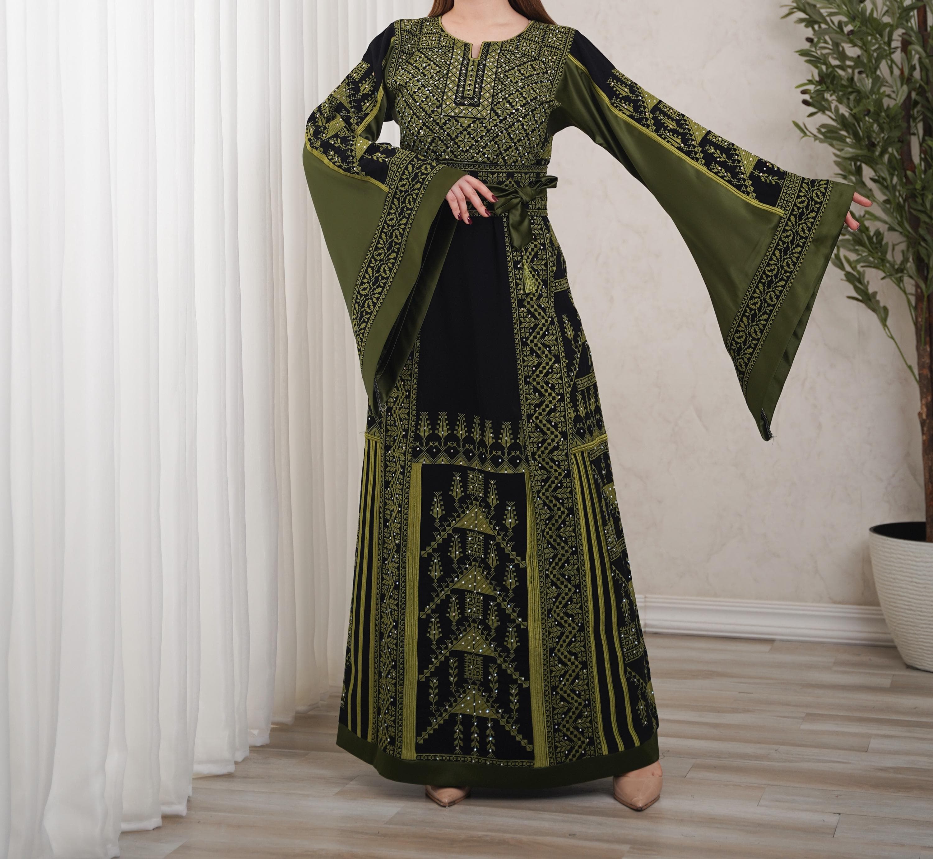 Palestinian Thobe Tatreez Dress Luxury Fellahi Black and Green Vs.