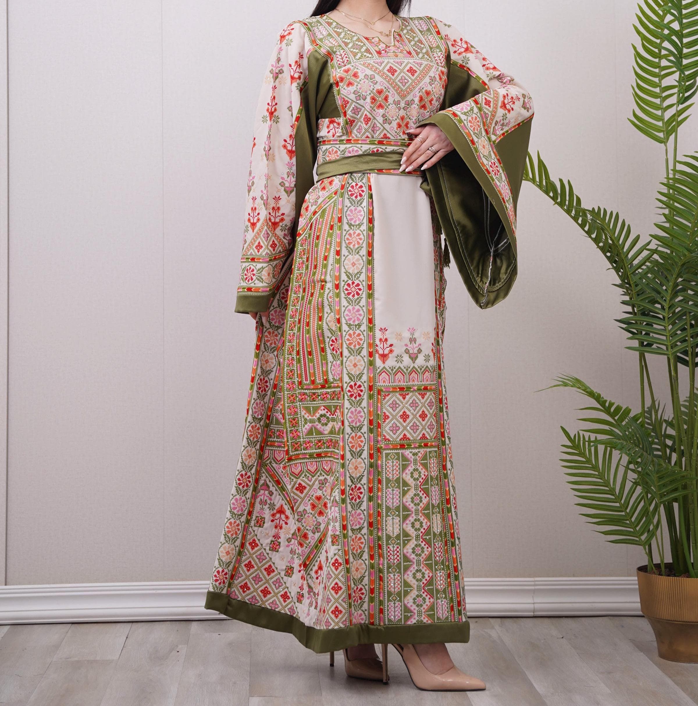 Palestinian Thobe Tatreez Dress Luxury Fellahi Olive Green and Cappuccino. - image 3