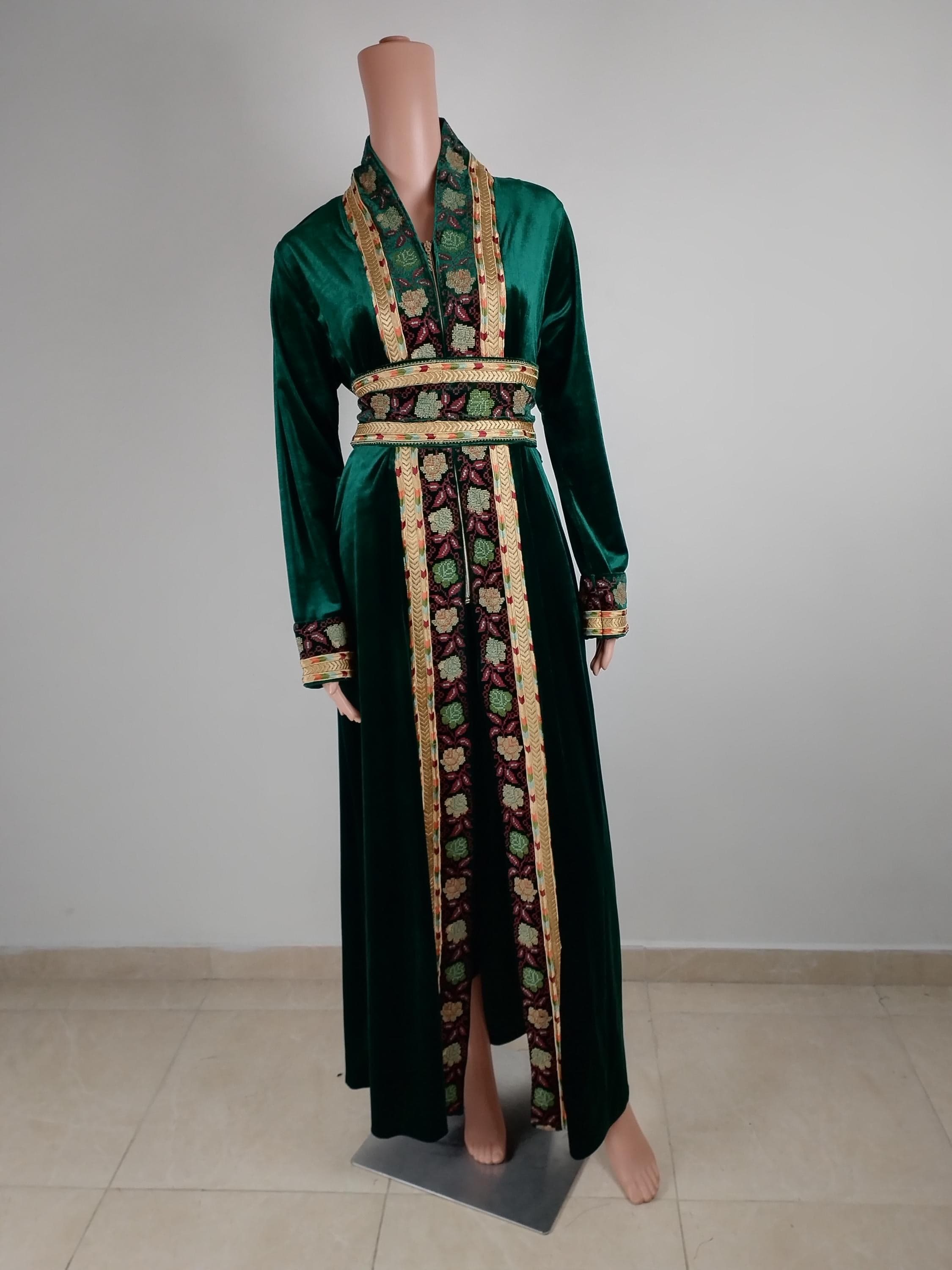 Palestinian Thobe Bisht Abaya Tatreez Design Green Velvet - image 3