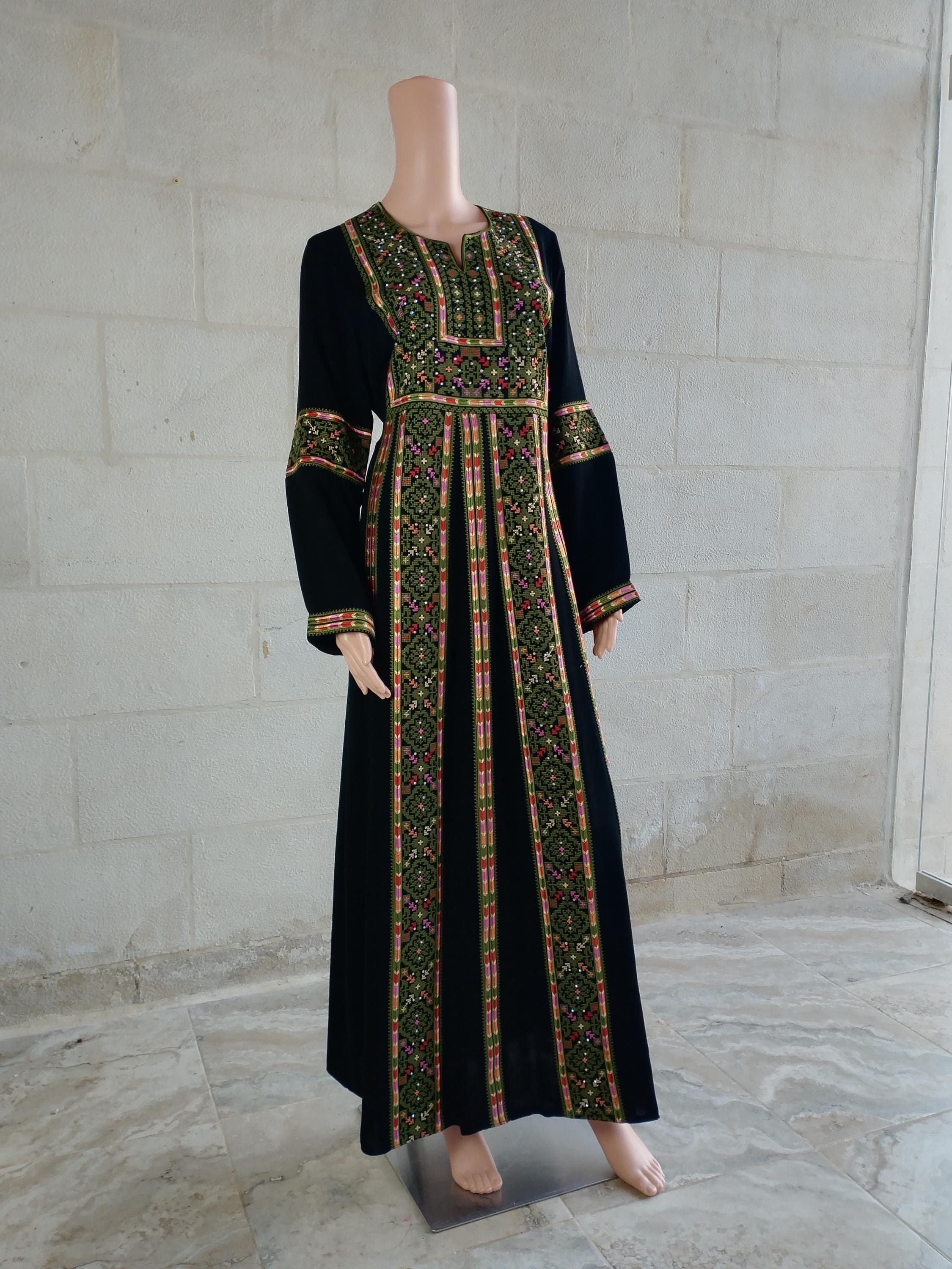 Palestinian Thobe Thob Embroidery Tatreez Black and Green Manajel 5 Strips - image 4