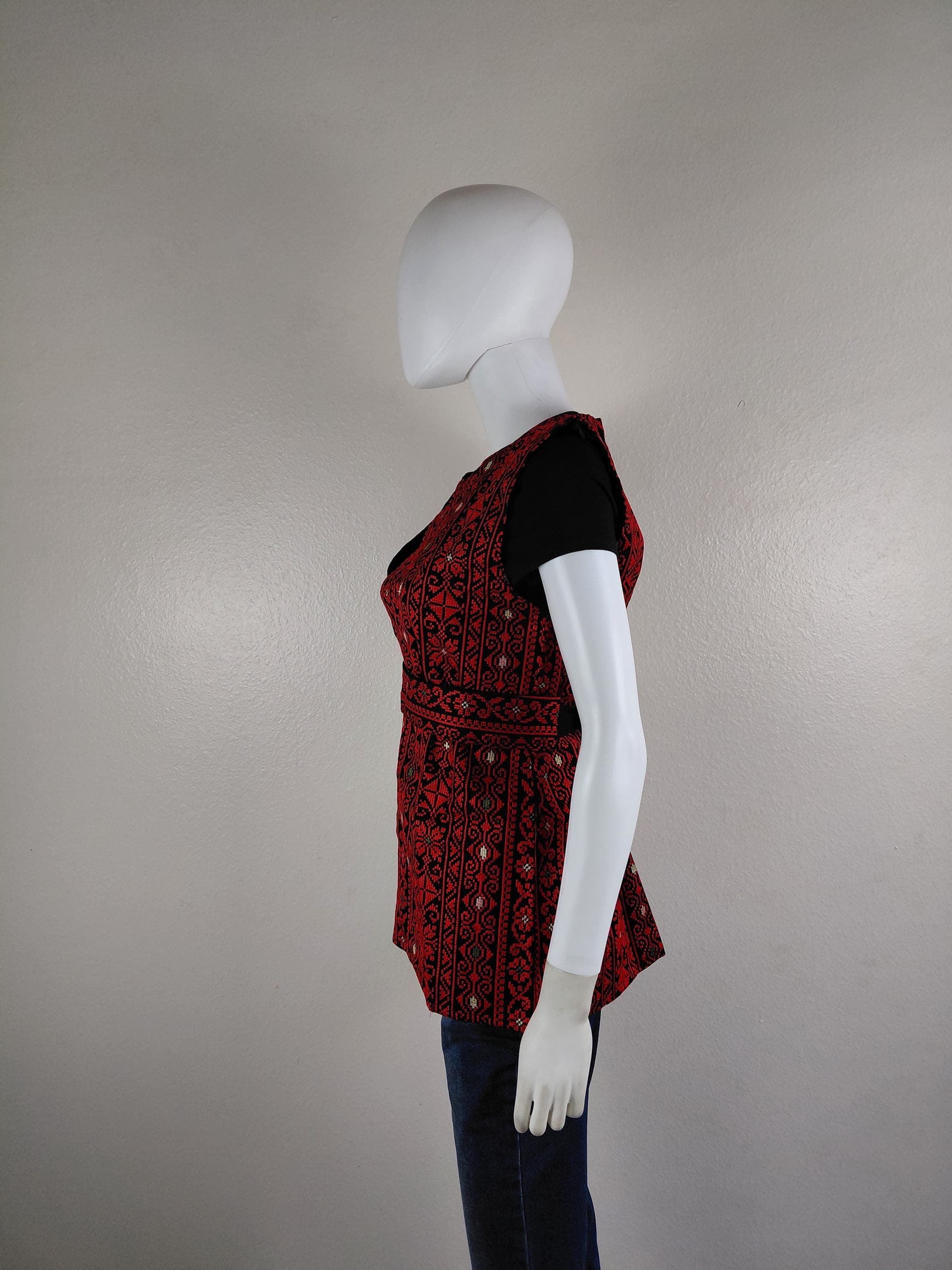 Palestinian Embroidery Stunning Vest Tatreez  Red And Black Fellahi. - image 4