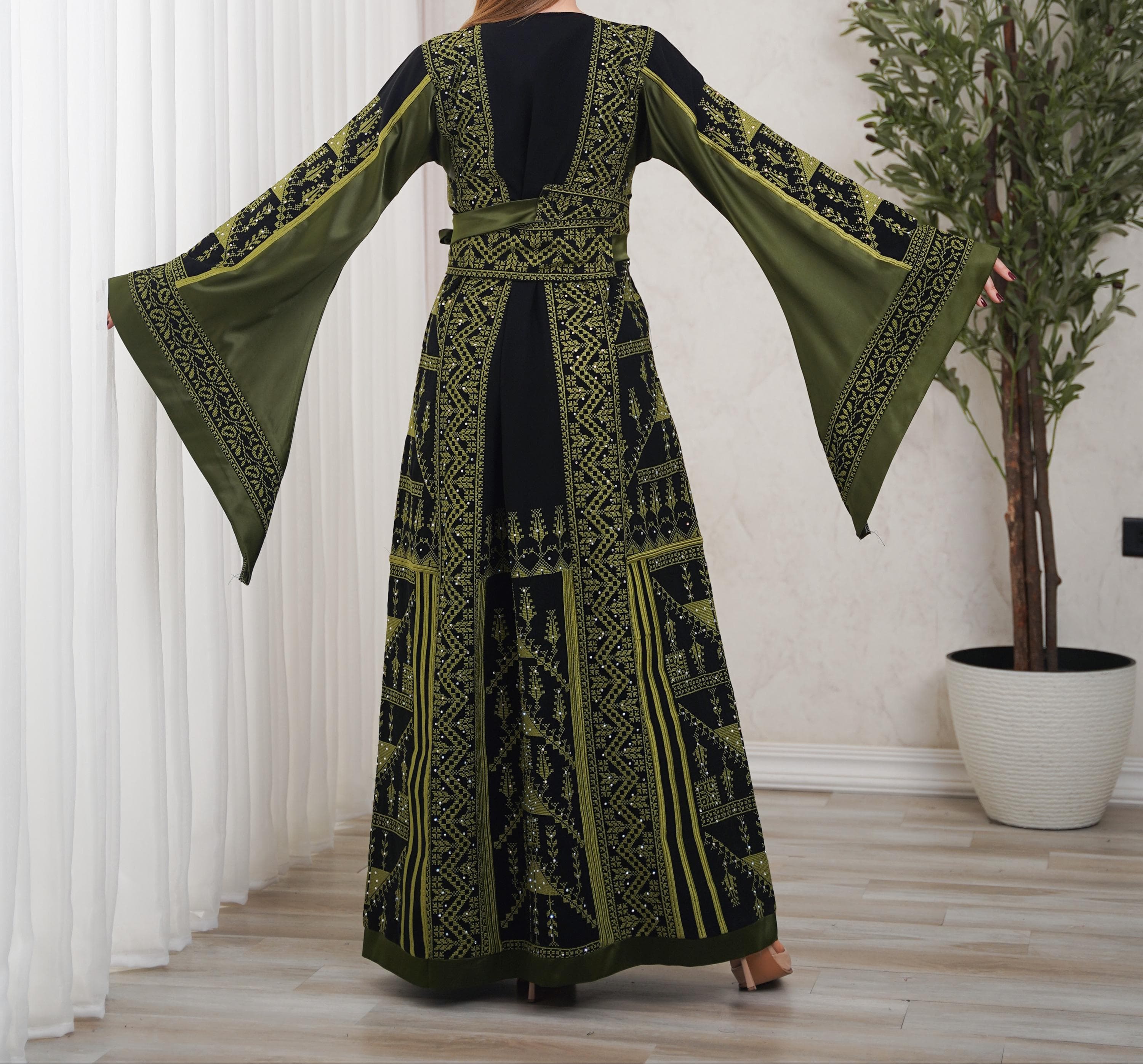 Palestinian Thobe Tatreez Dress Luxury Fellahi Black and Green Vs. - image 5