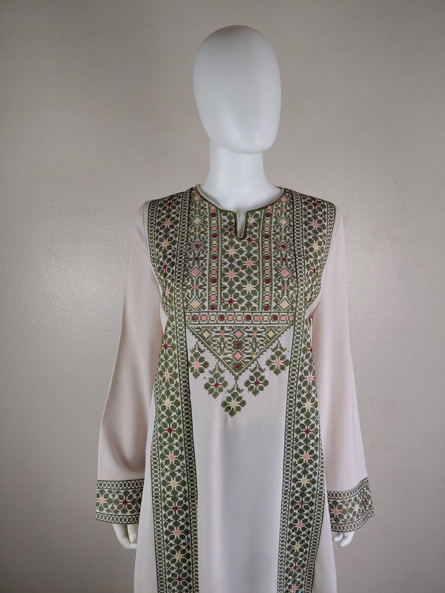 Palestinian Embroidery Thobe Thob Maxi Dress Cappuccino and Green Embroidery. - image 3