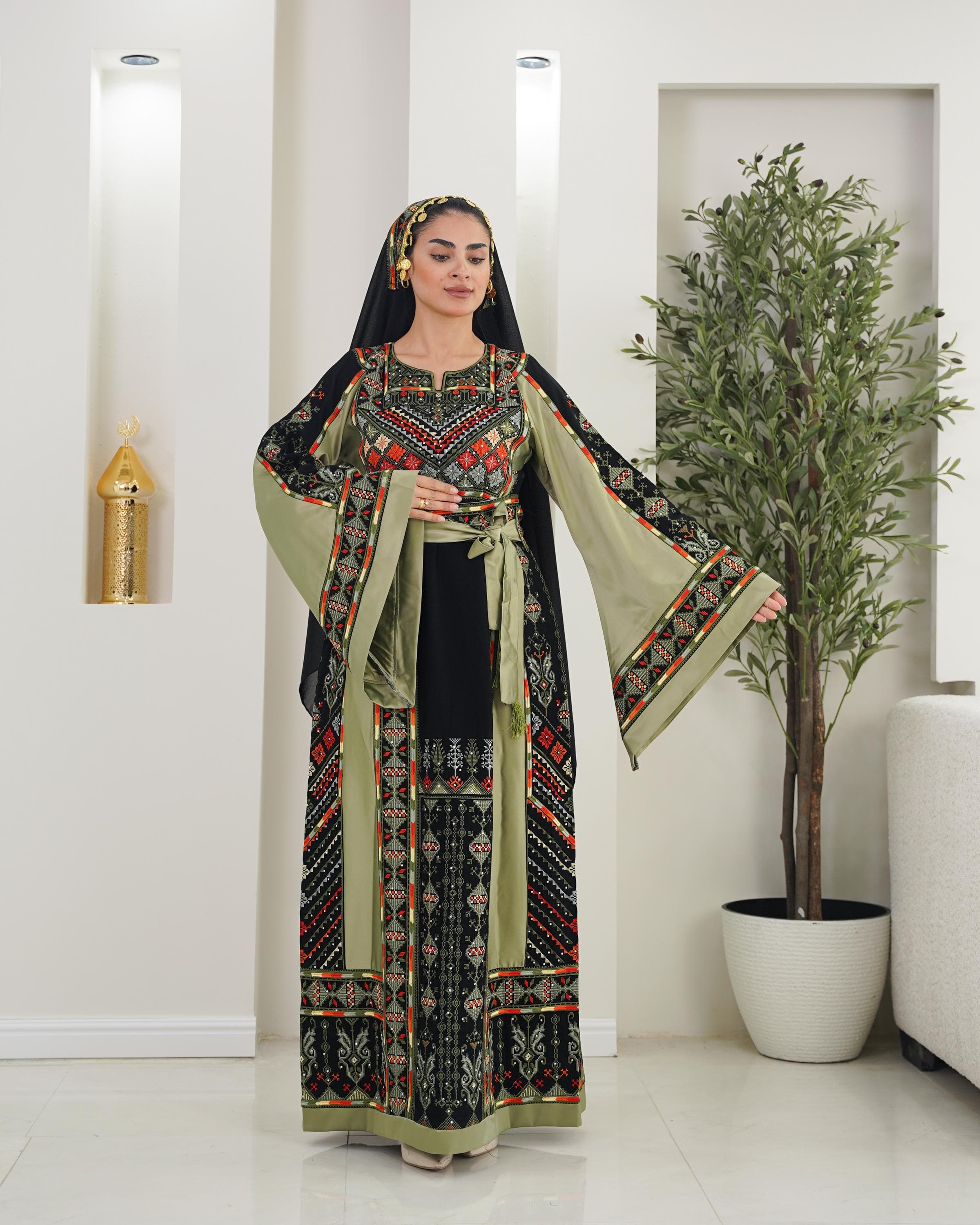 Palestinian Thobe Tatreez Dress Luxury Fellahi Black and Green Elegance