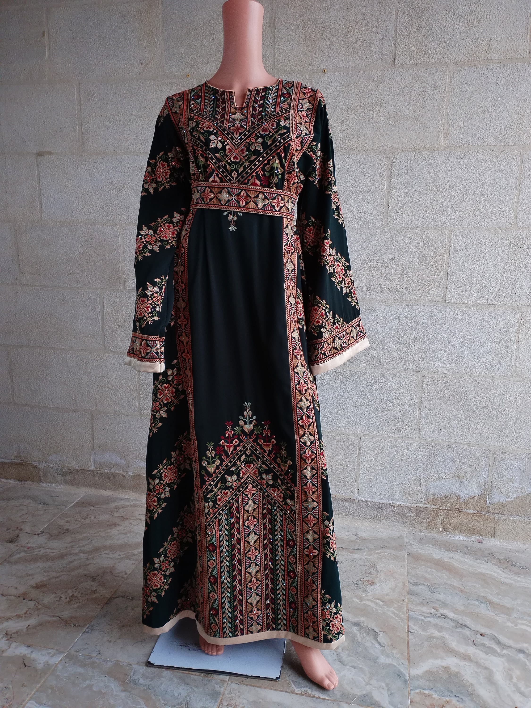 Palestinian Thobe Tatreez Dress Green and Beige Embroidery connect - image 4