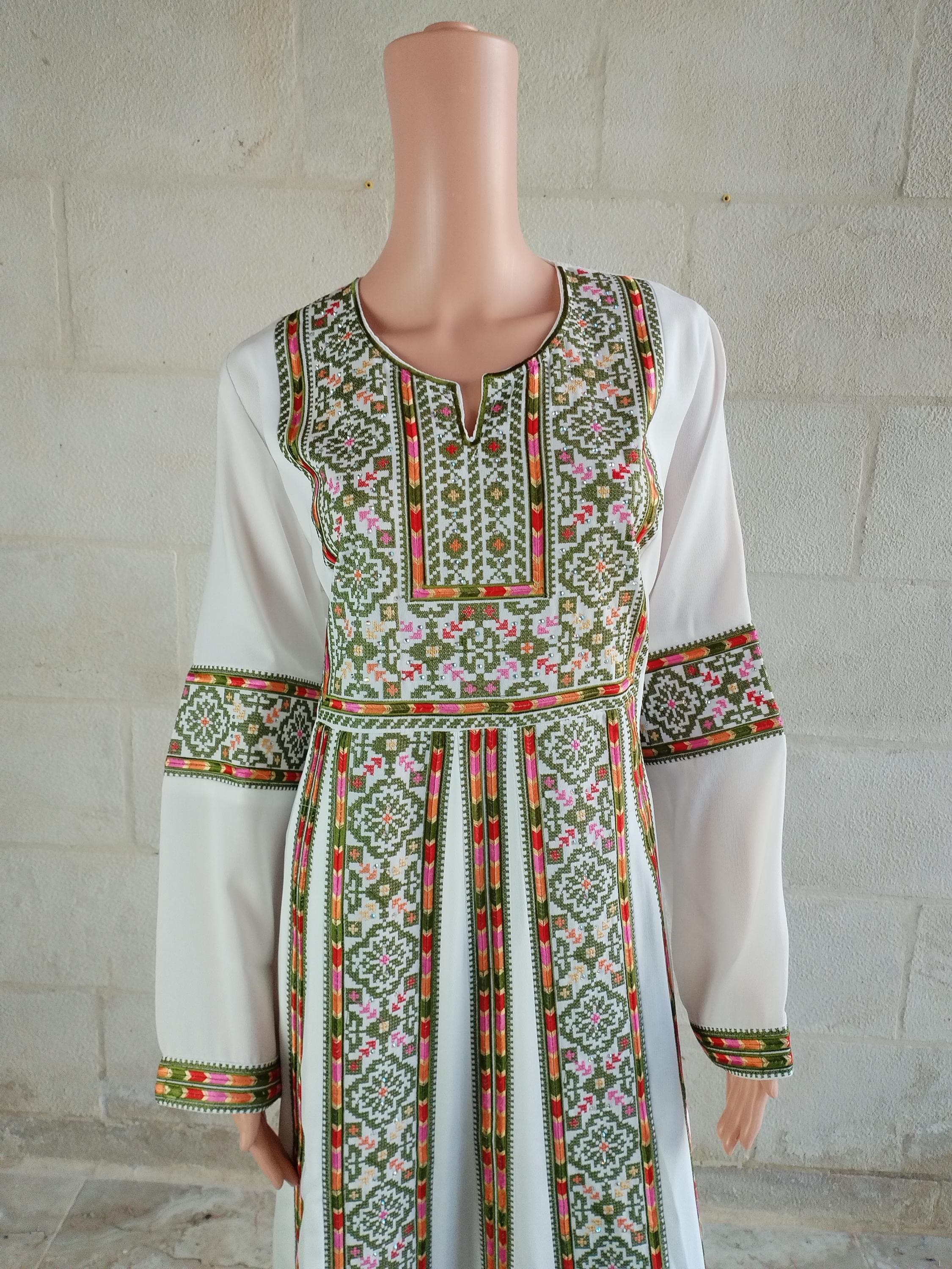 Palestinian Thobe Thob Embroidery Tatreez Cappuccino and Green Manajel 5 Strips