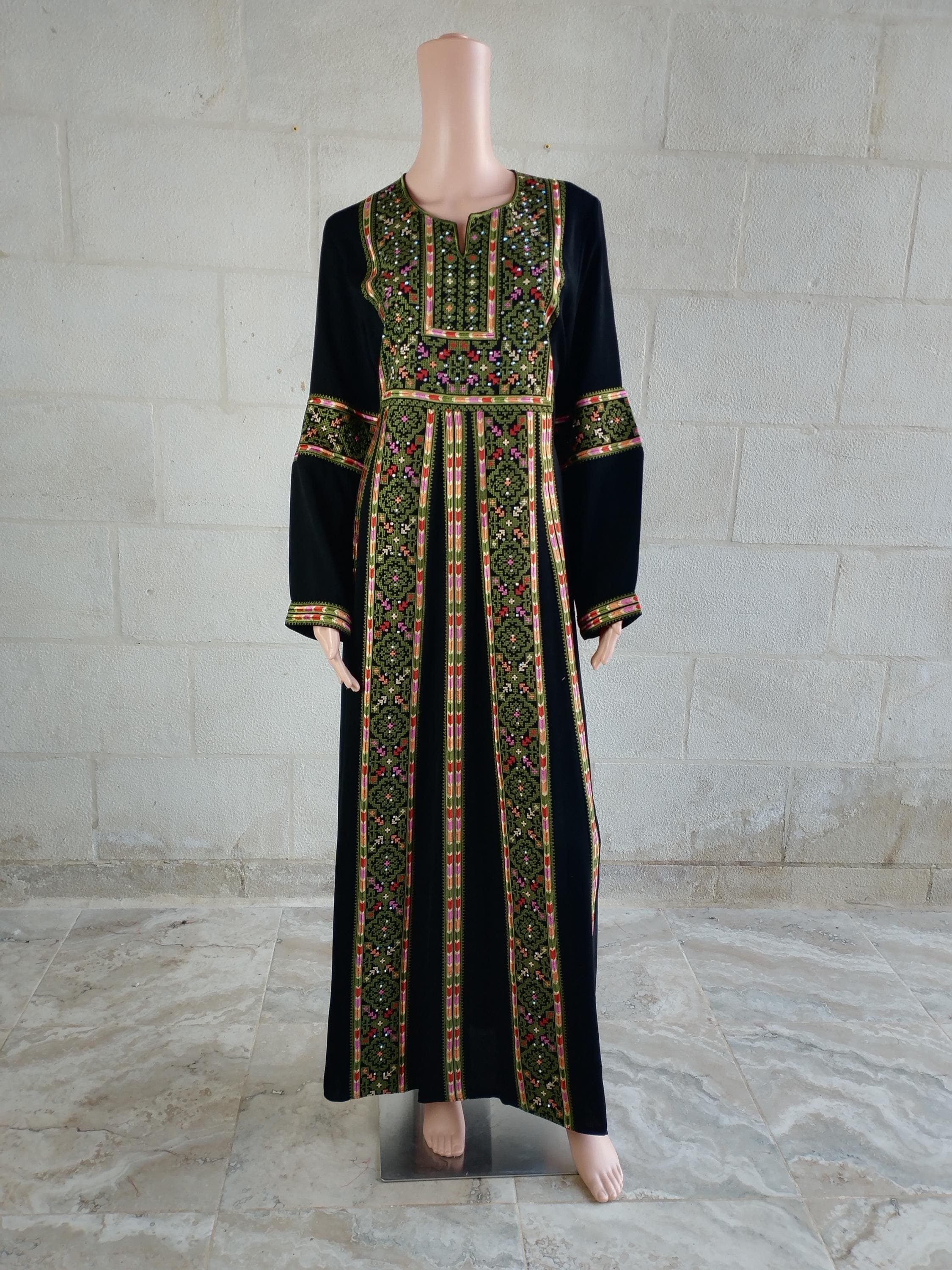 Palestinian Thobe Thob Embroidery Tatreez Black and Green Manajel 5 Strips - image 3