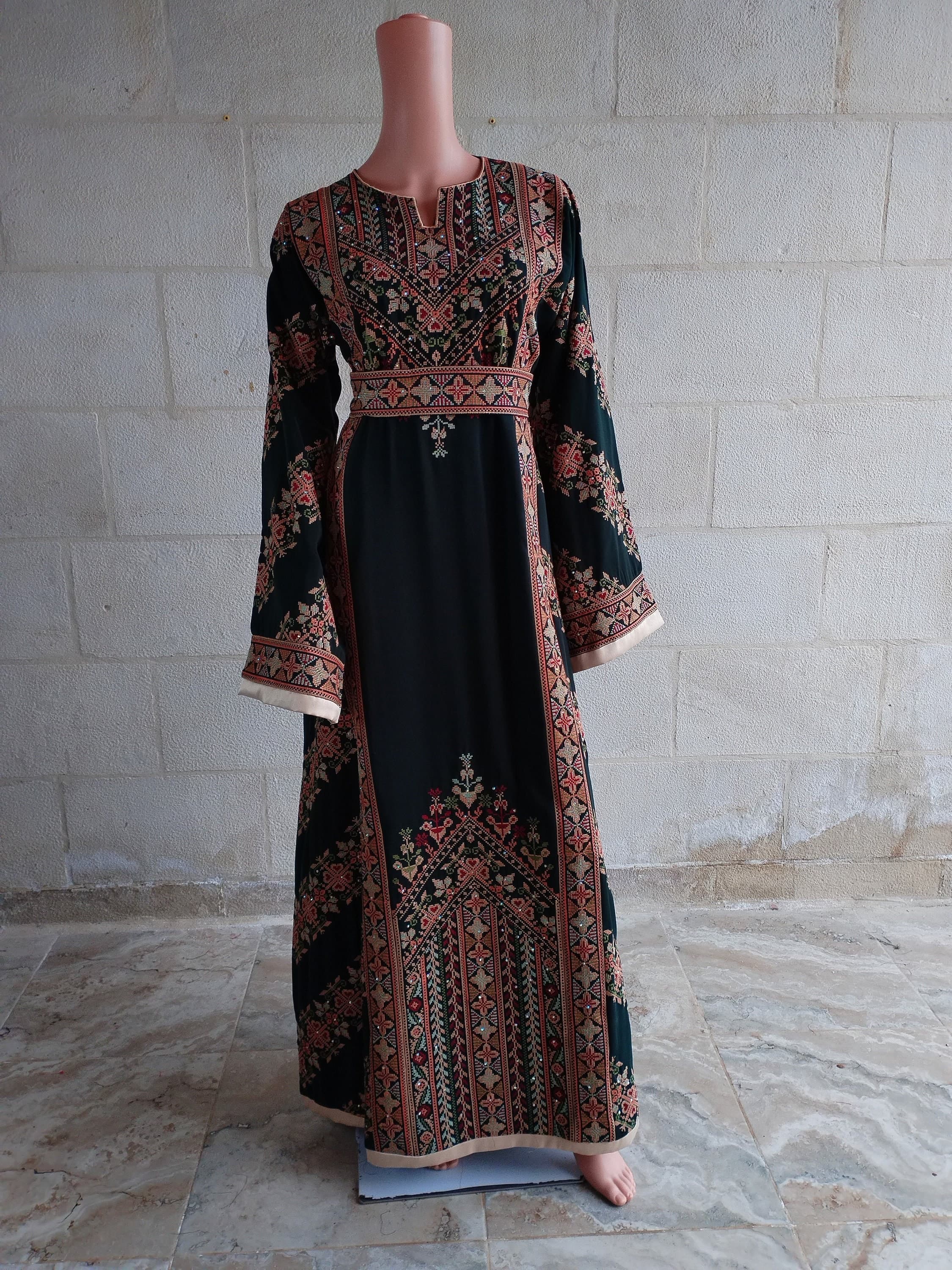 Palestinian Thobe Tatreez Dress Green and Beige Embroidery connect