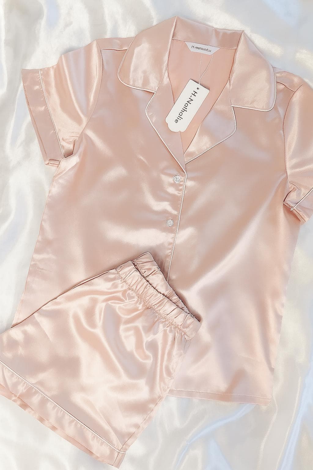 Pyjama femme personnalisé avec short – Satin doux, broderie prénom, cadeau cocooning - image 4
