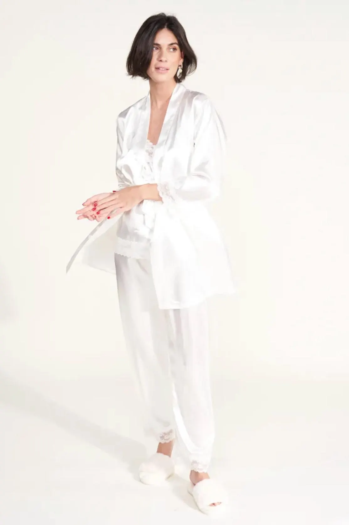 ensemble kimono avec pantalon plus bustier en dentelle et ourlet festonné/pyjama de mariée/cadeaux de noël personnalisée